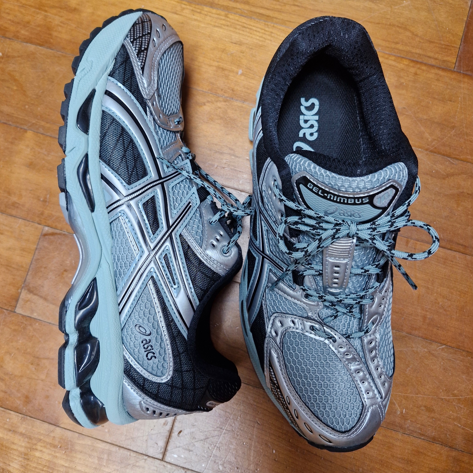 Asics Gel-Nimbus 10.1 Ocean Haze Pure Silver 착용 스타일 - 1