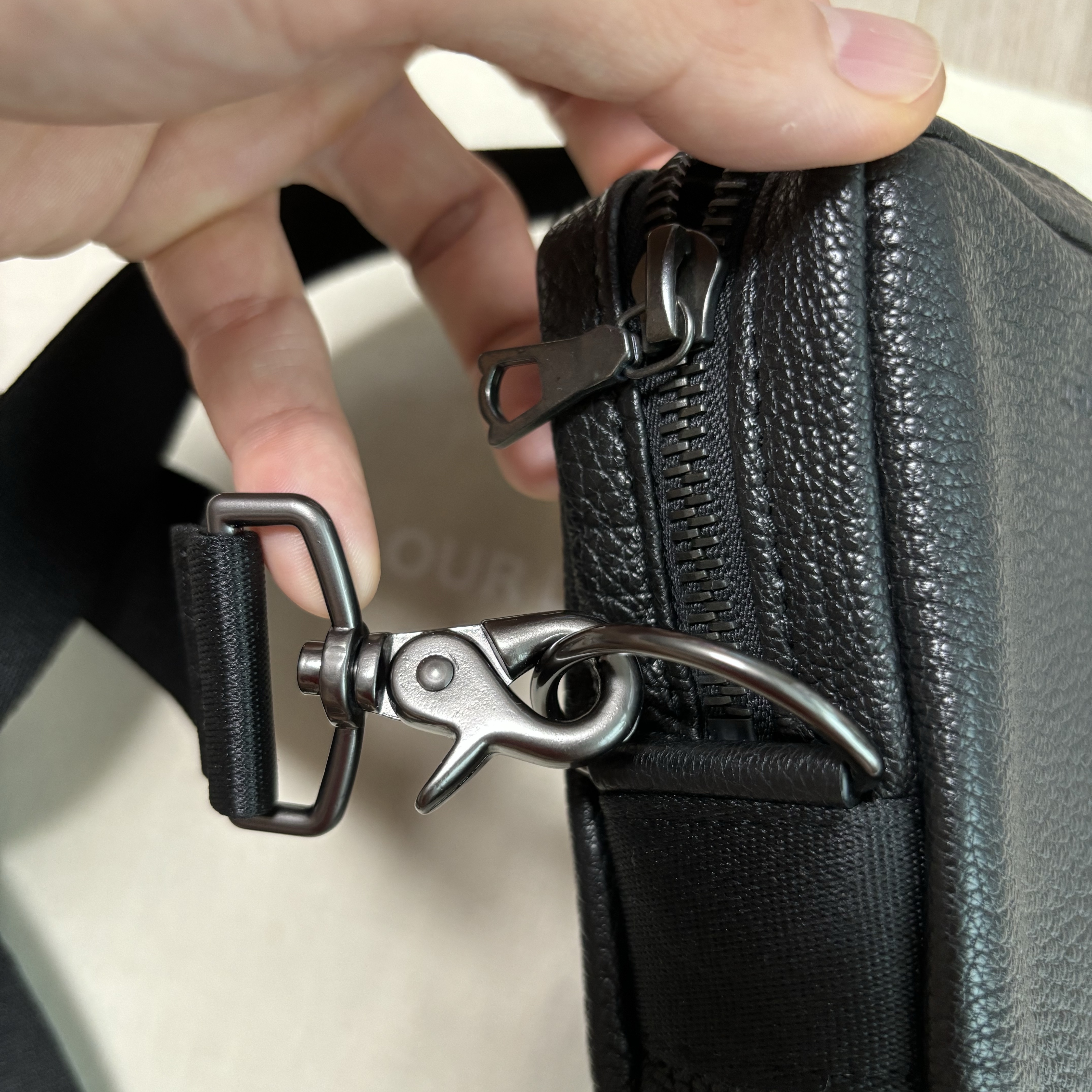 Our Legacy Delay Mini Bag Black 착용 스타일 - 4