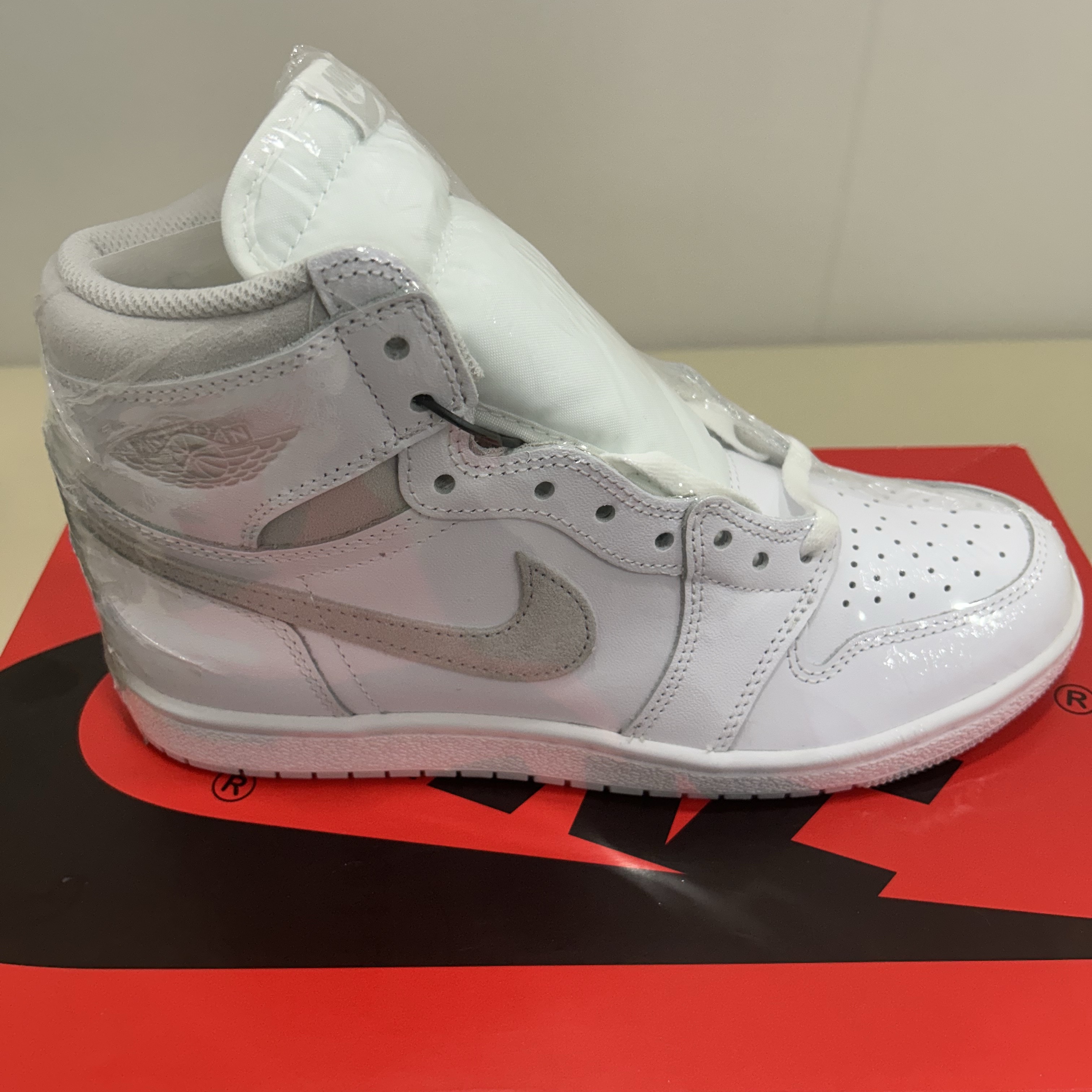 Jordan 1 High 85 Neutral Grey 착용 스타일