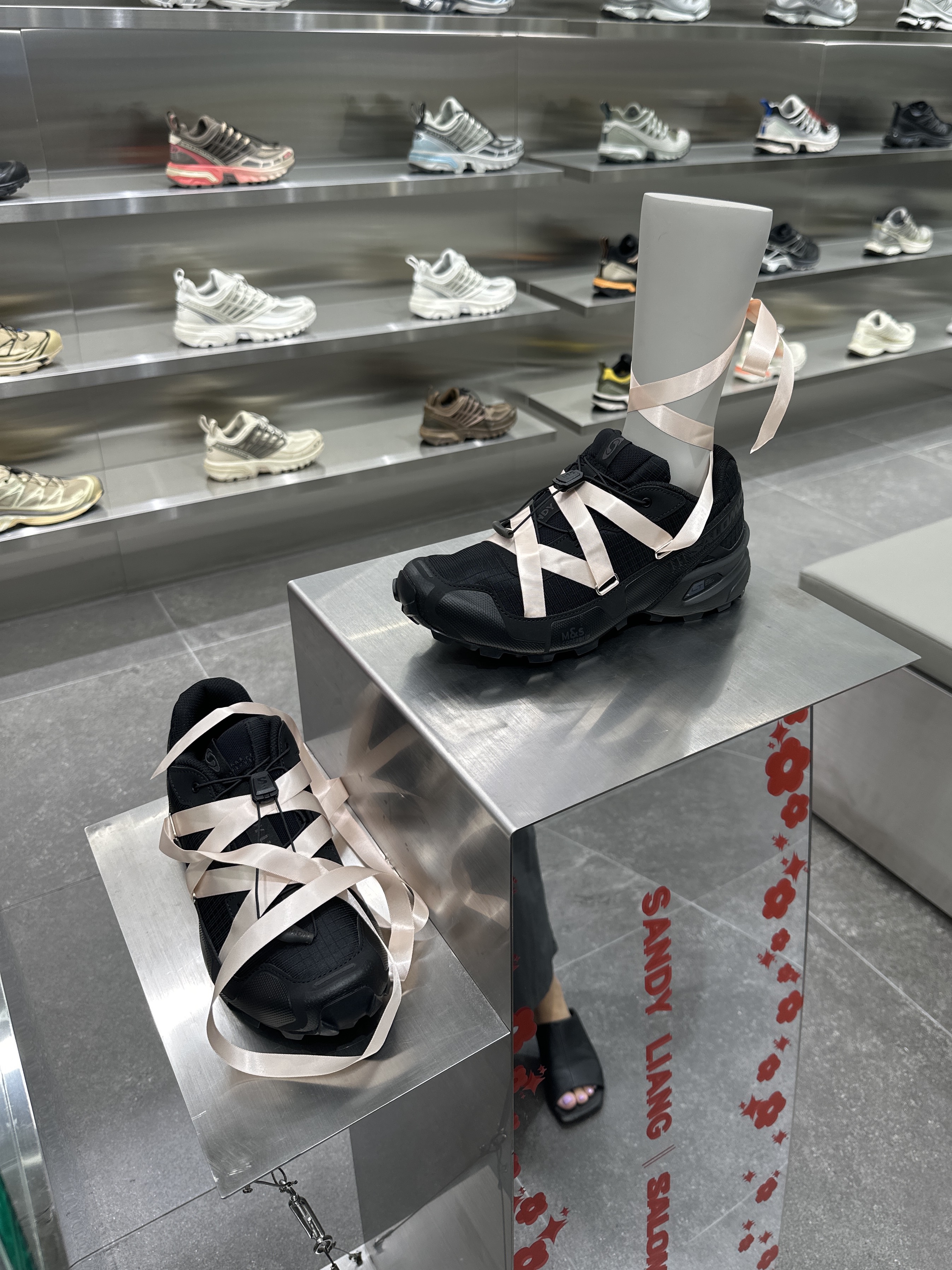 Salomon x Sandy Liang Speedcross 3 Ribbon 착용 스타일