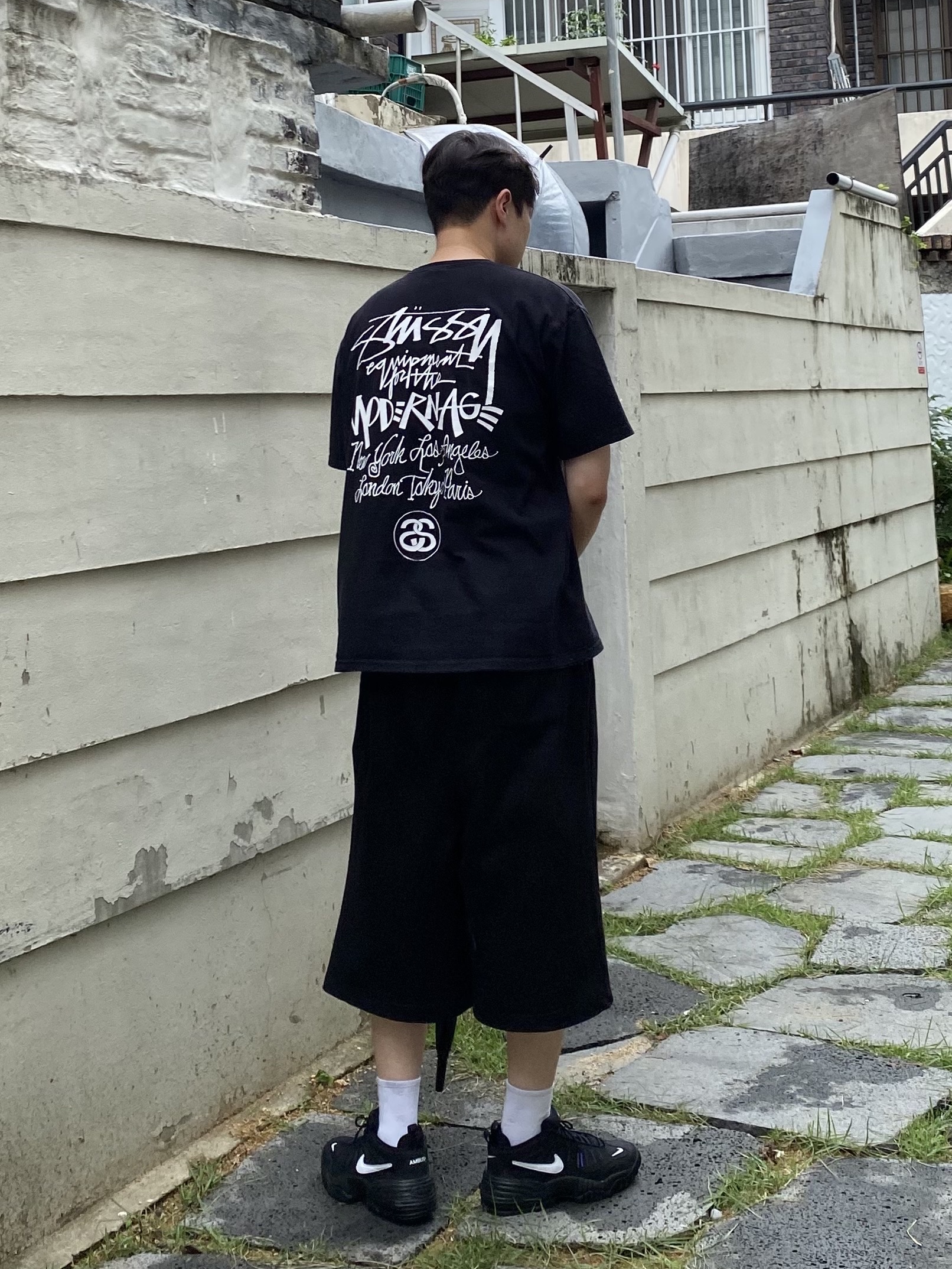 Nike x Ambush Air Adjust Force SP Black and Psychic Purple, Stussy Modern Age T-Shirt Black 착용 스타일 - 2