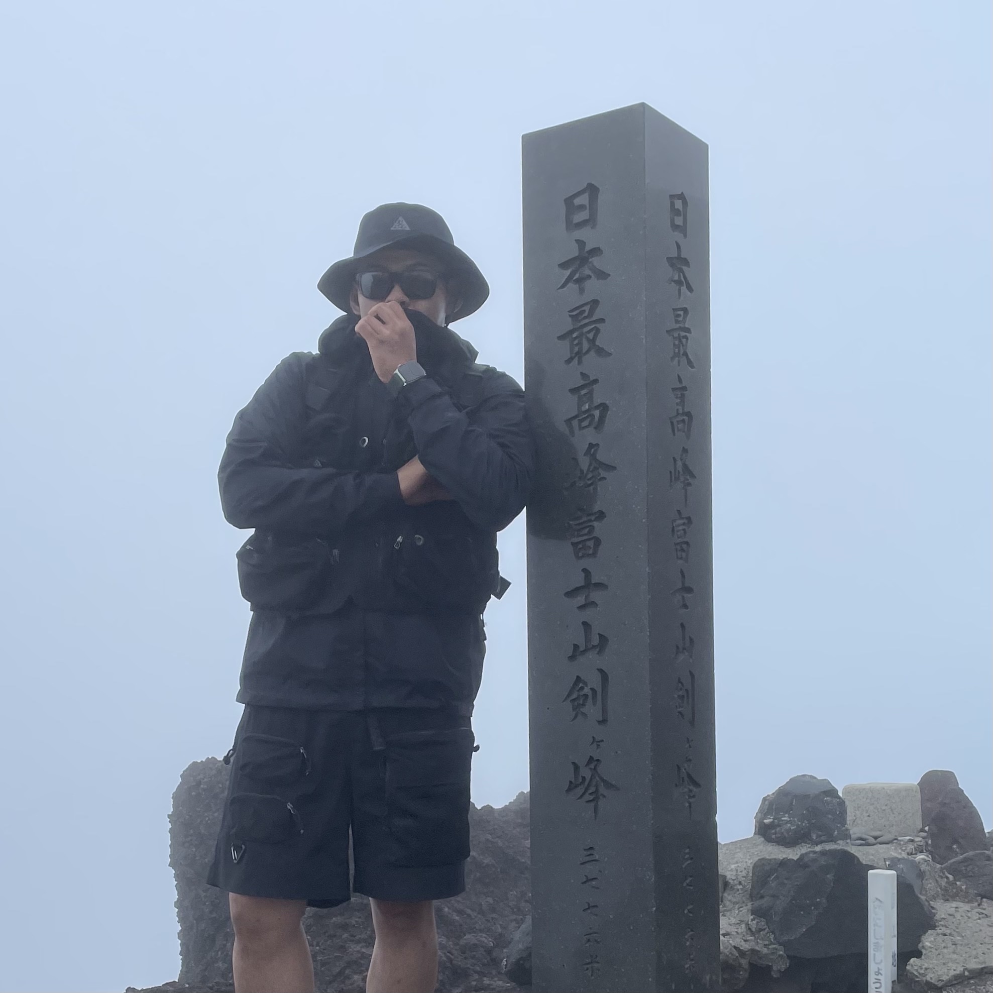 Patagonia Torrentshell 3L Jacket Black, Nike ACG Cargo Shorts Black - Asia 착용 스타일