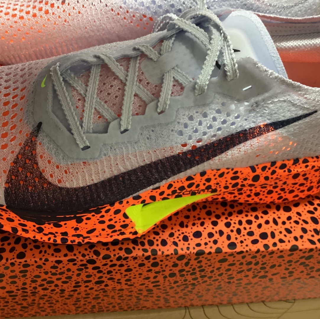 Nike ZoomX Vaporfly Next% 3 Electric 착용 스타일 - 3
