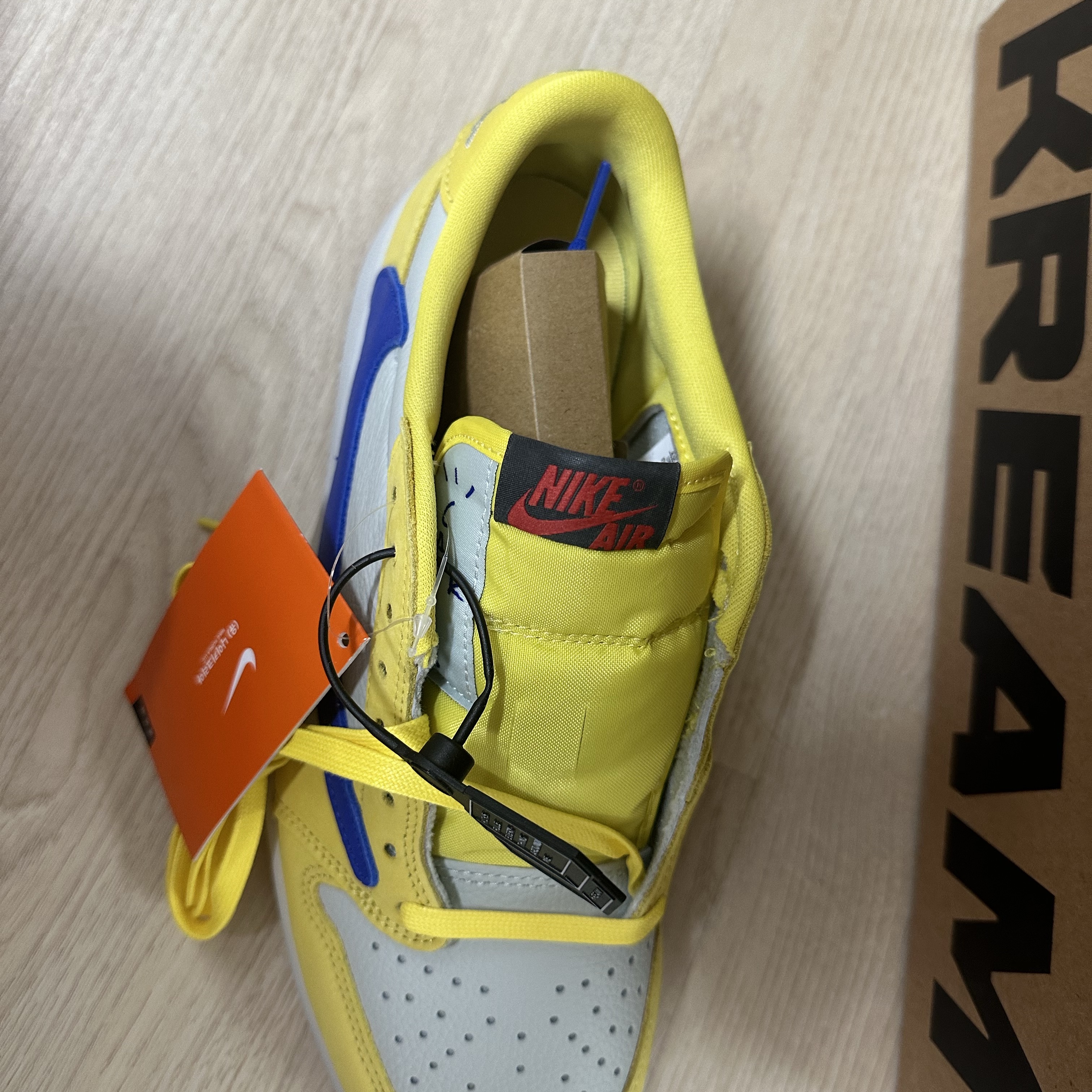 (W) Jordan 1 x Travis Scott Retro Low OG SP Canary 착용 스타일