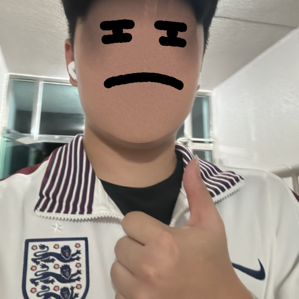 Nike England Dri-Fit Academy Pro Home Soccer Jacket White, Apple AirPods Pro 2nd Gen (Korean Ver.) 착용 스타일 - 4
