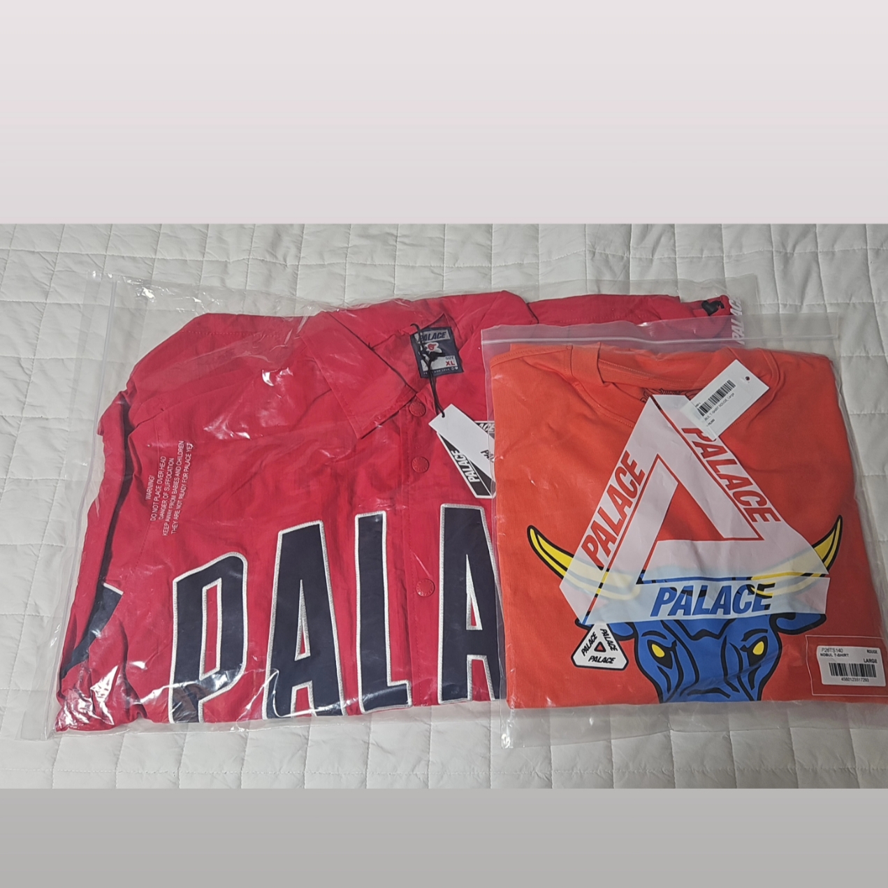 Palace Archway Coach Jacket Truest Red - 24SS, Palace Nobul T-Shirt Rouge - 24SS 착용 스타일