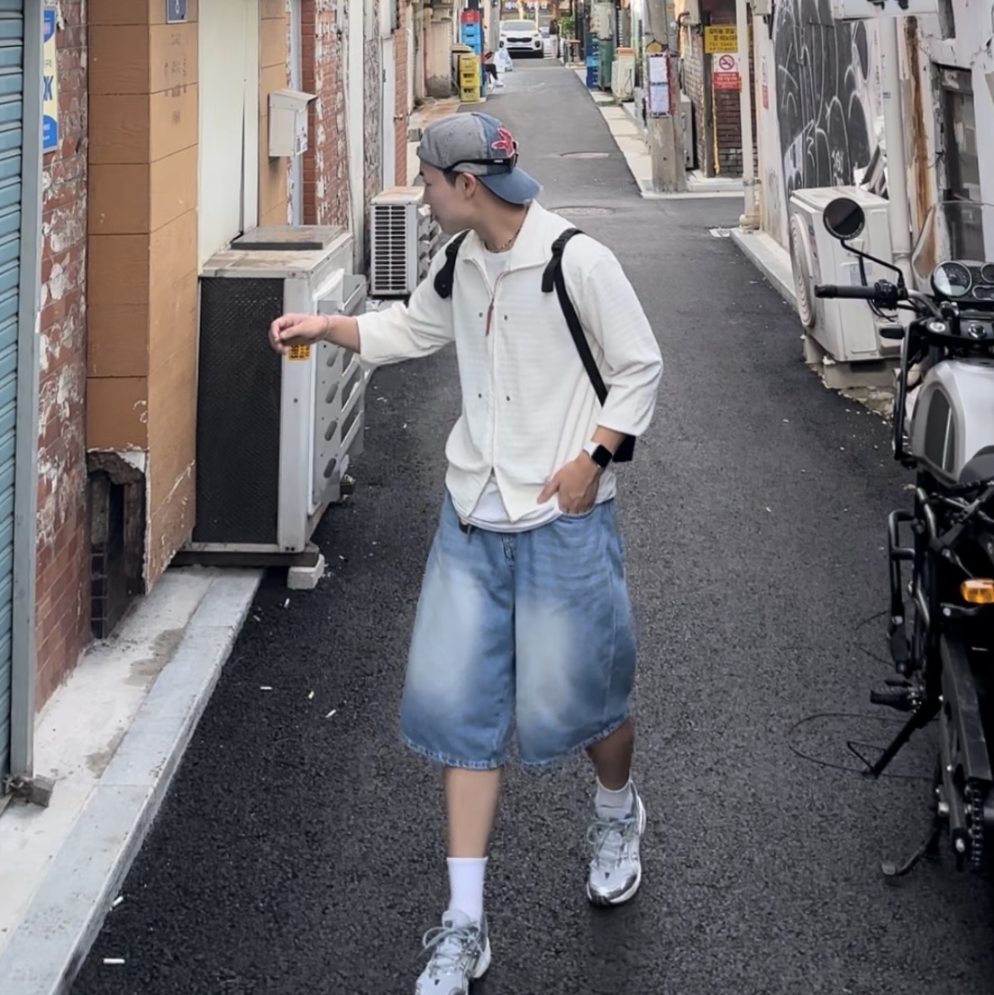 Jansport Draw Sack Black, Asics Gel-1090 Piedmont Grey 착용 스타일