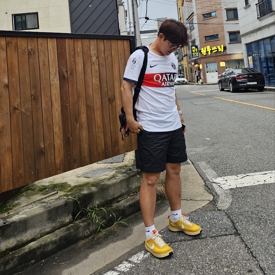 Supreme Mini Duffle Bag Black - 24SS, Nike x Tom Sachs General Purpose Shoe Archive 착용 스타일