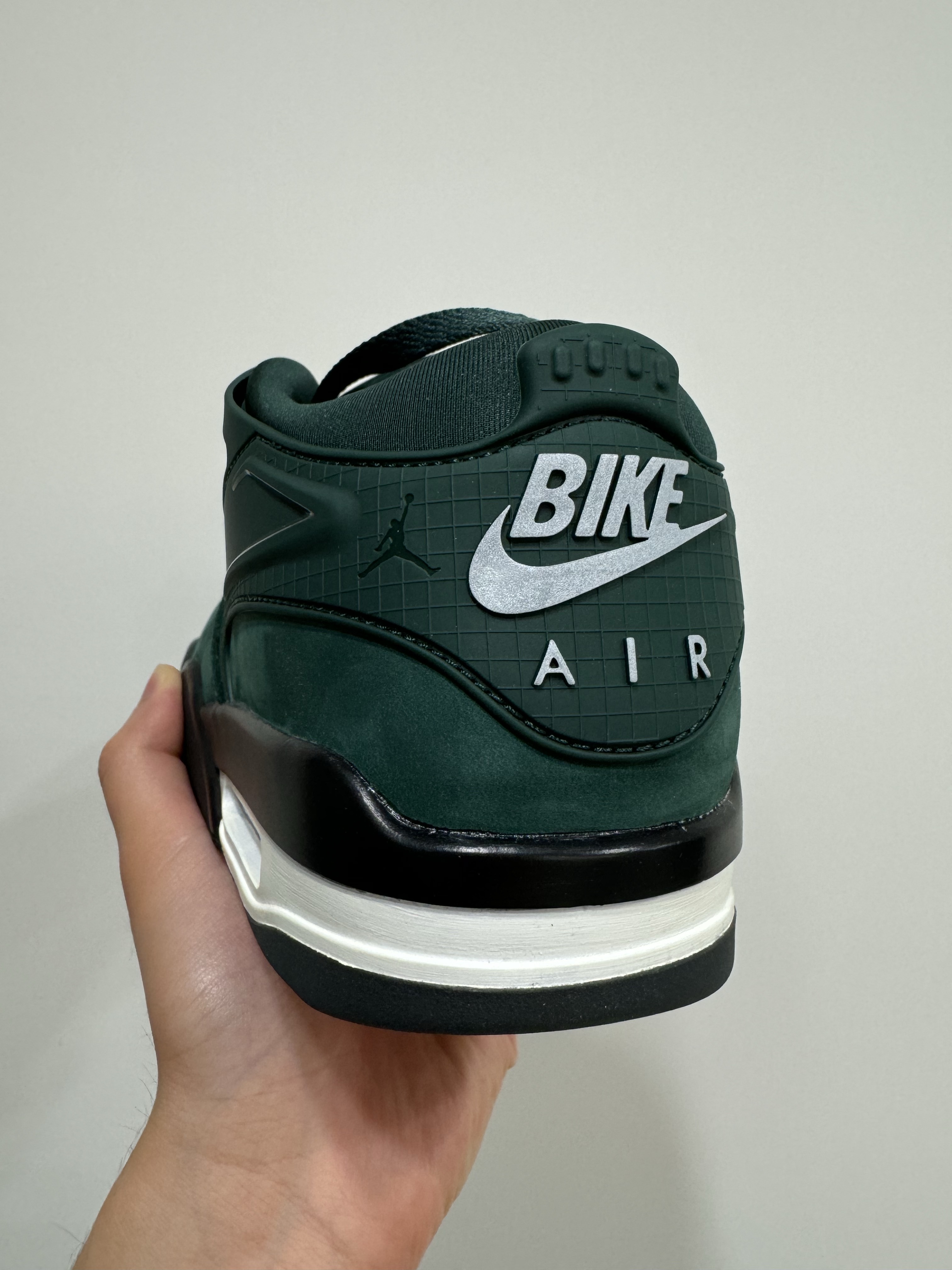 Jordan 4 x Nigel Sylvester RM SP Fence Green 착용 스타일 - 4