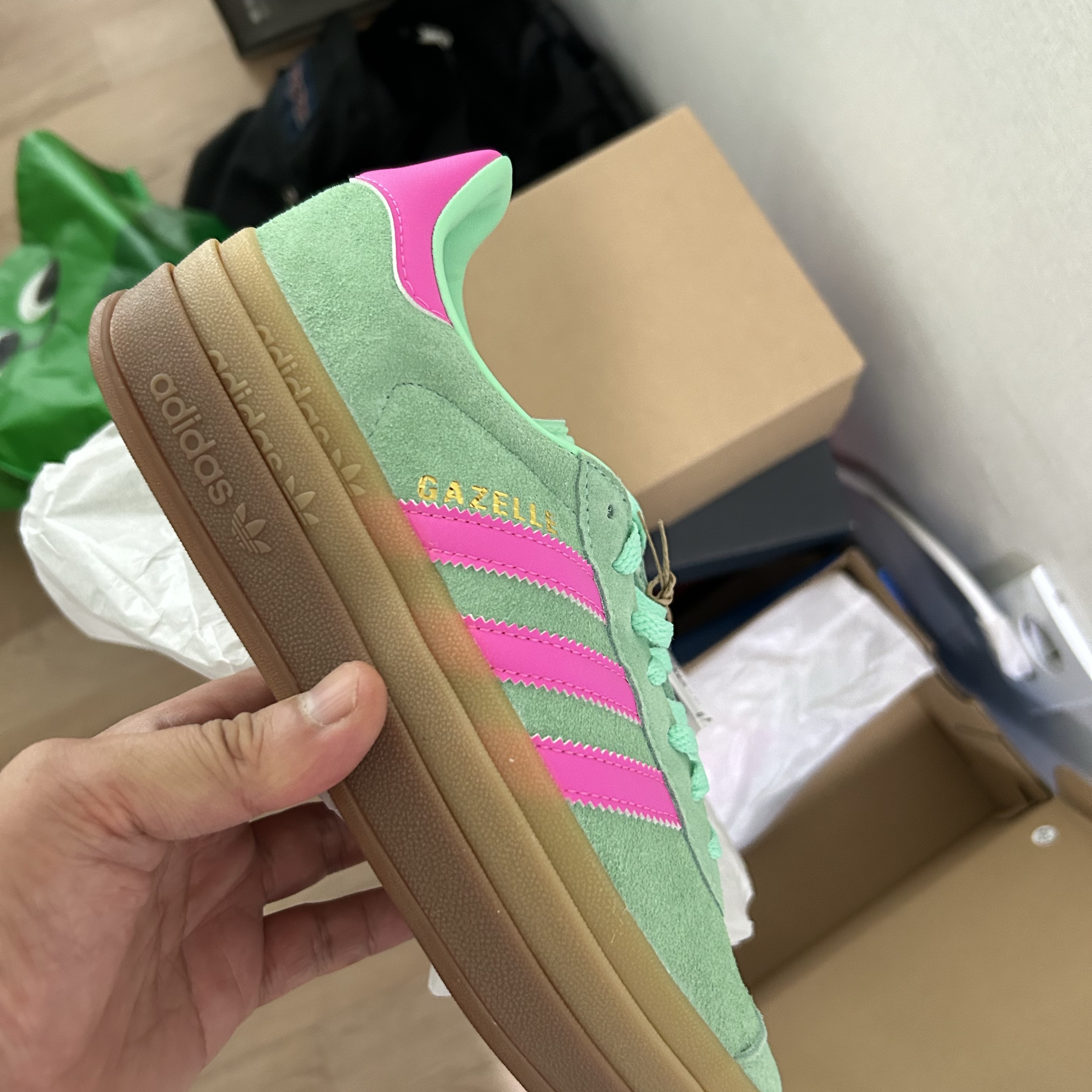 (W) Adidas Gazelle Bold Pulse Mint Pink 착용 스타일