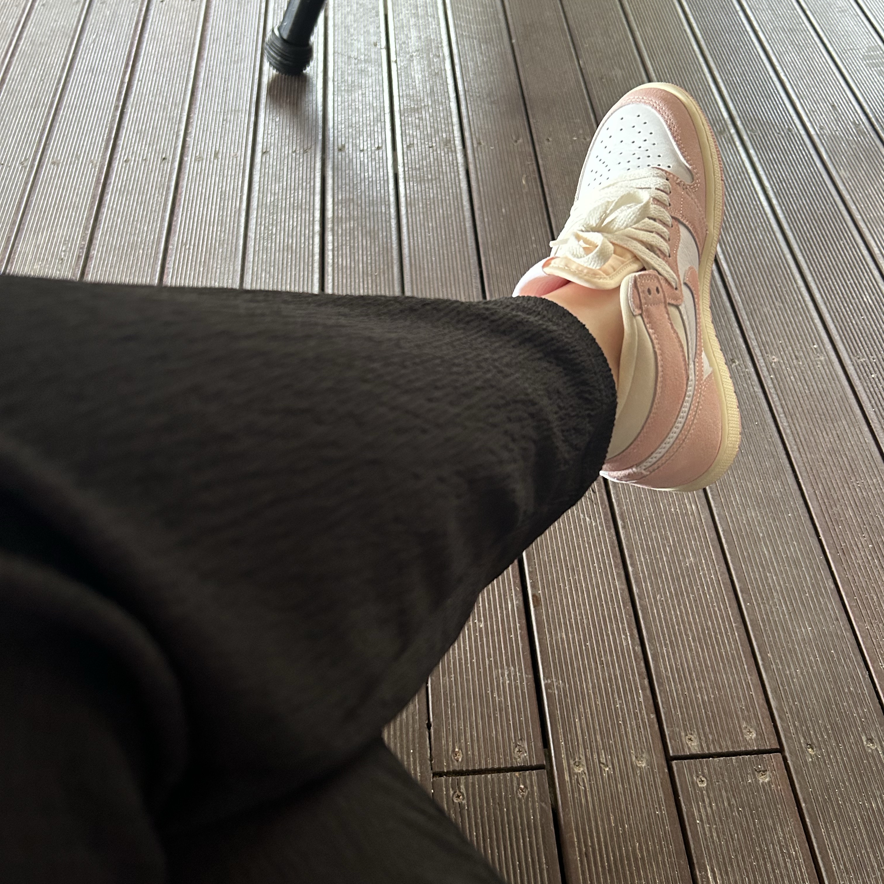 (W) Jordan 1 Retro High OG Coconut Milk and Sail 착용 스타일