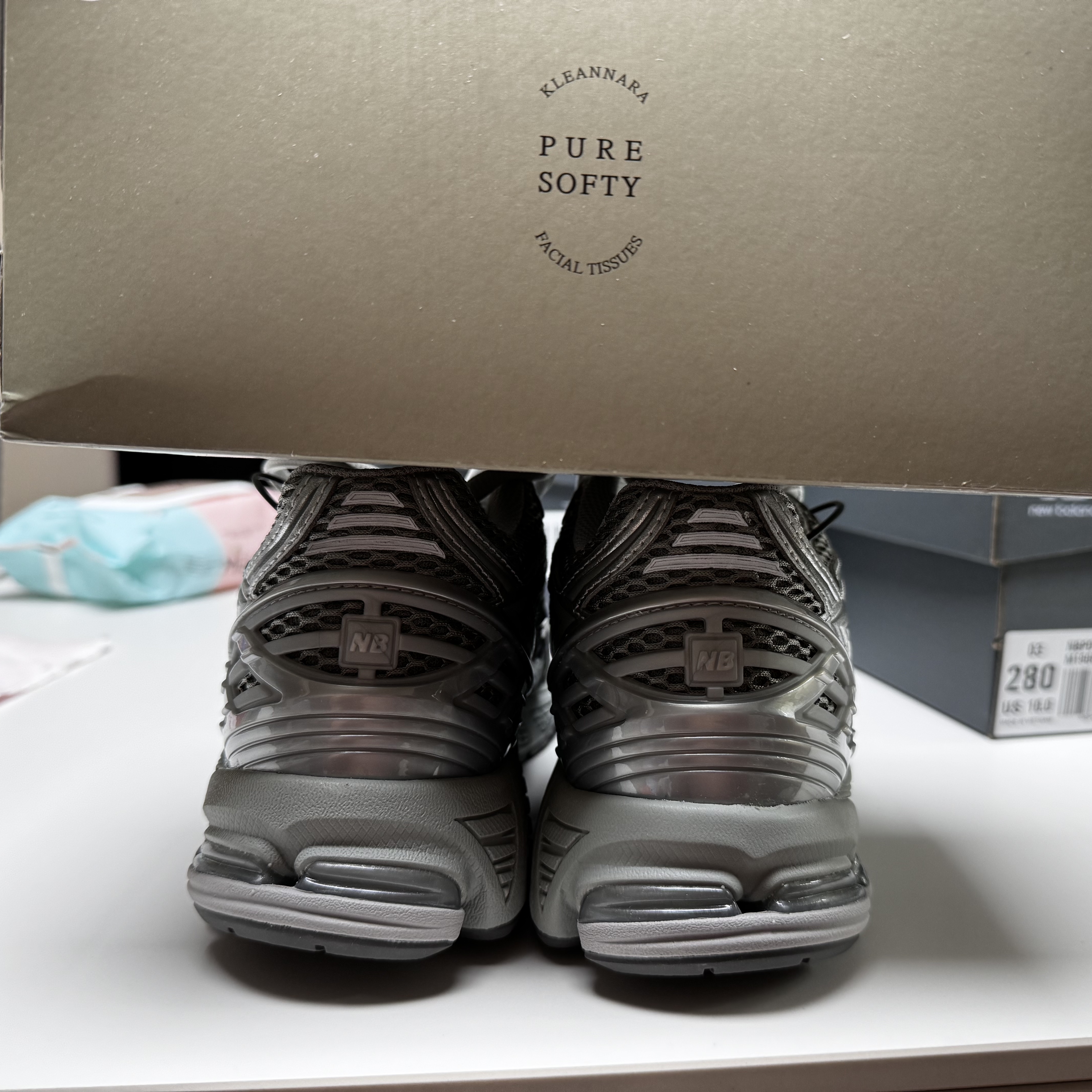 New Balance 1906R Harbor Grey Silver Metalic 착용 스타일 - 1