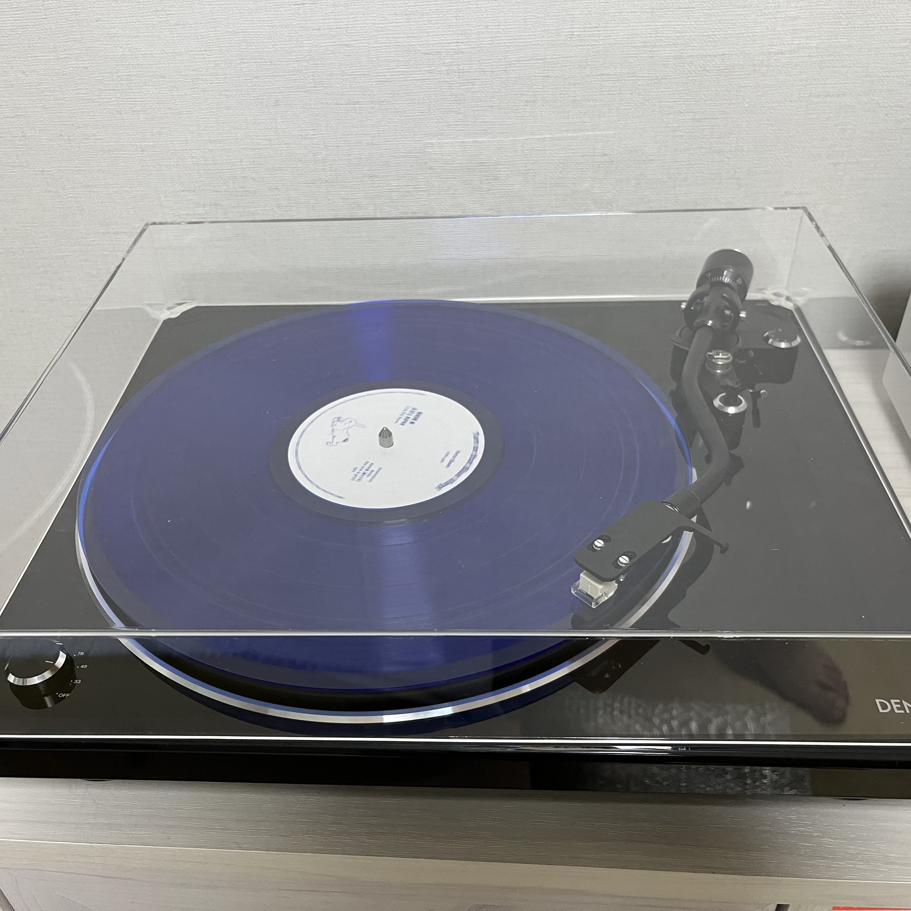 Yerin Baek Turn On That Blue Vinyl Live LP Blue (2LP) 착용 스타일