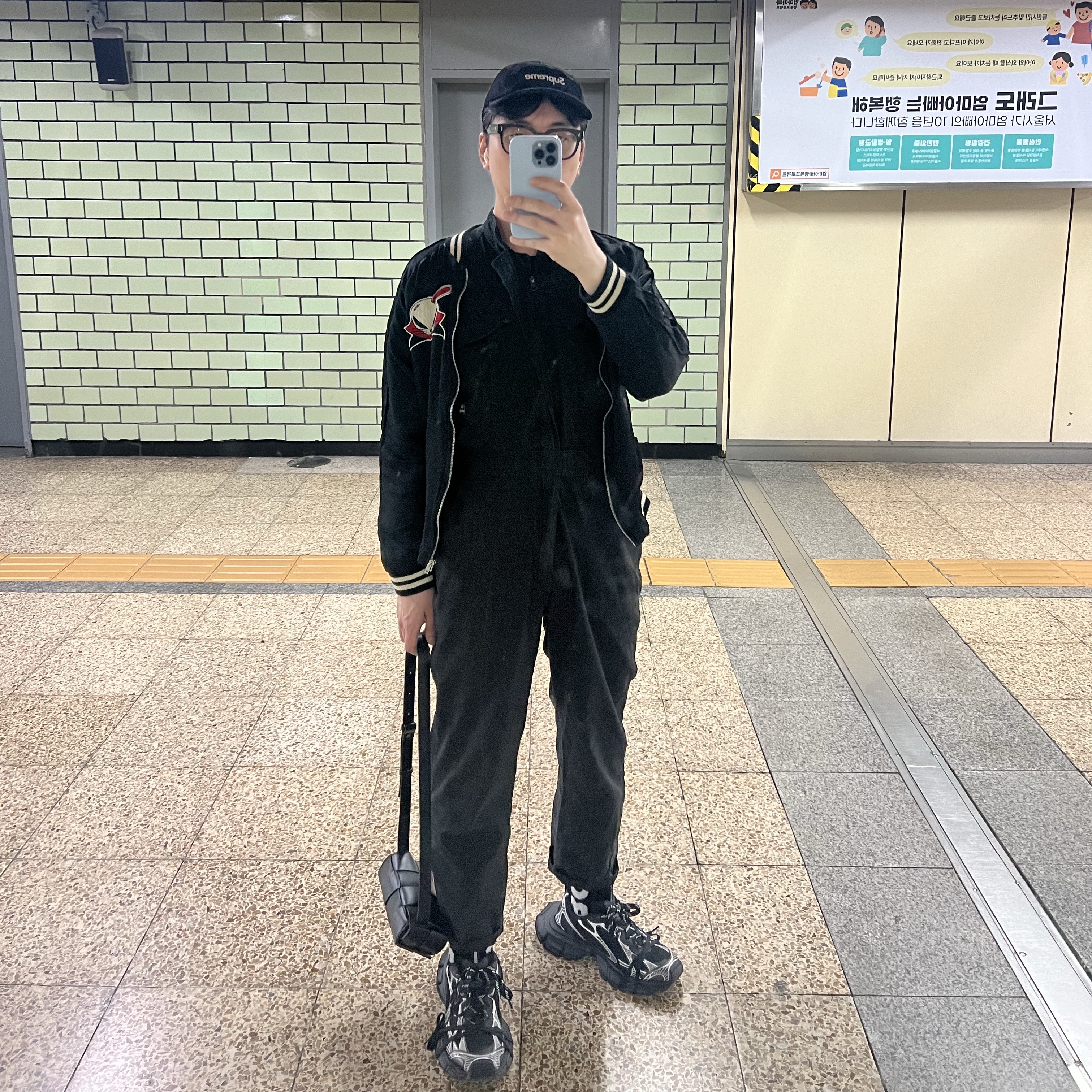 Supreme Washed Chino Twill Camp Cap Black 착용 스타일