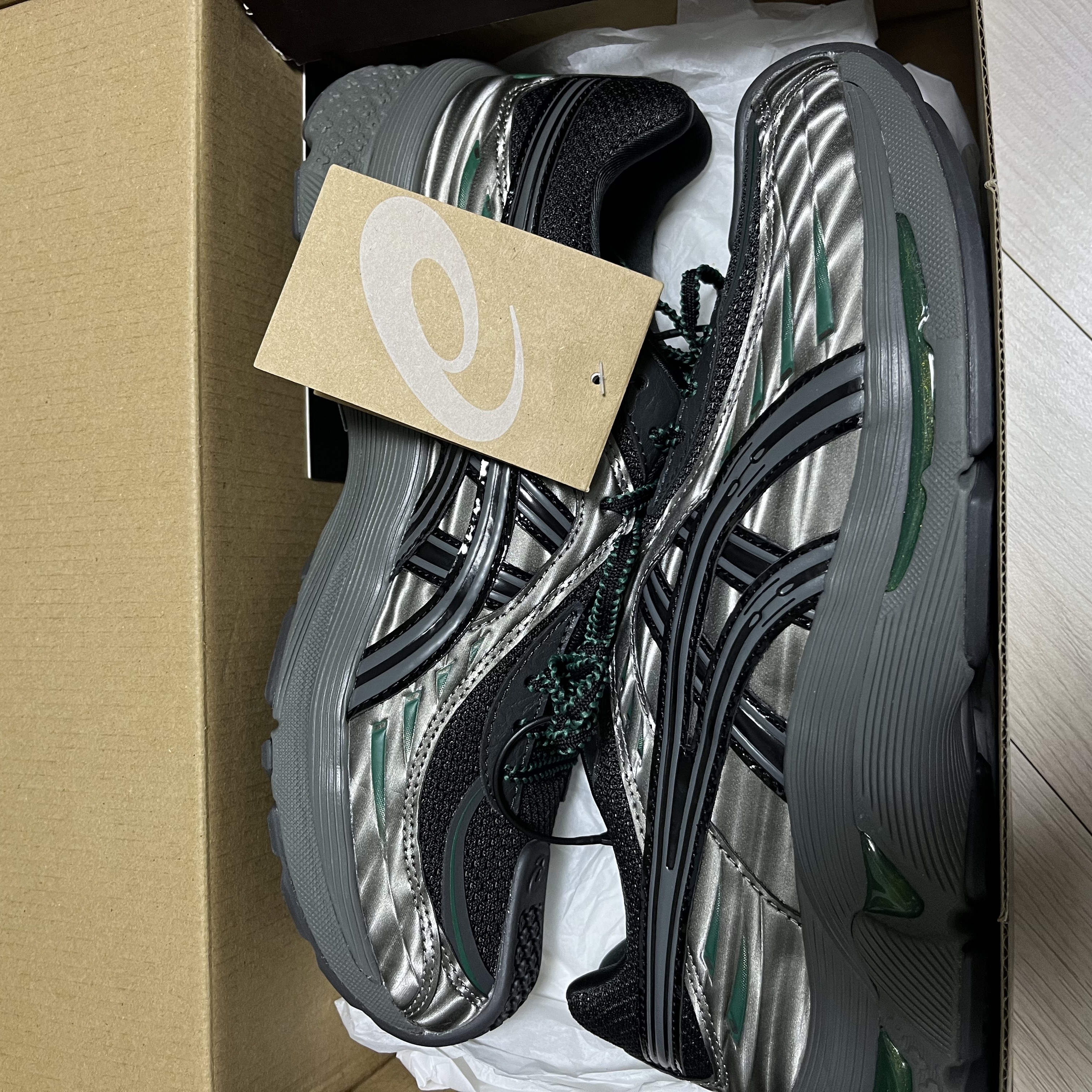 (W) Asics x Kiko Kostadinov Gel-Flammae Grey Black 착용 스타일 - 2