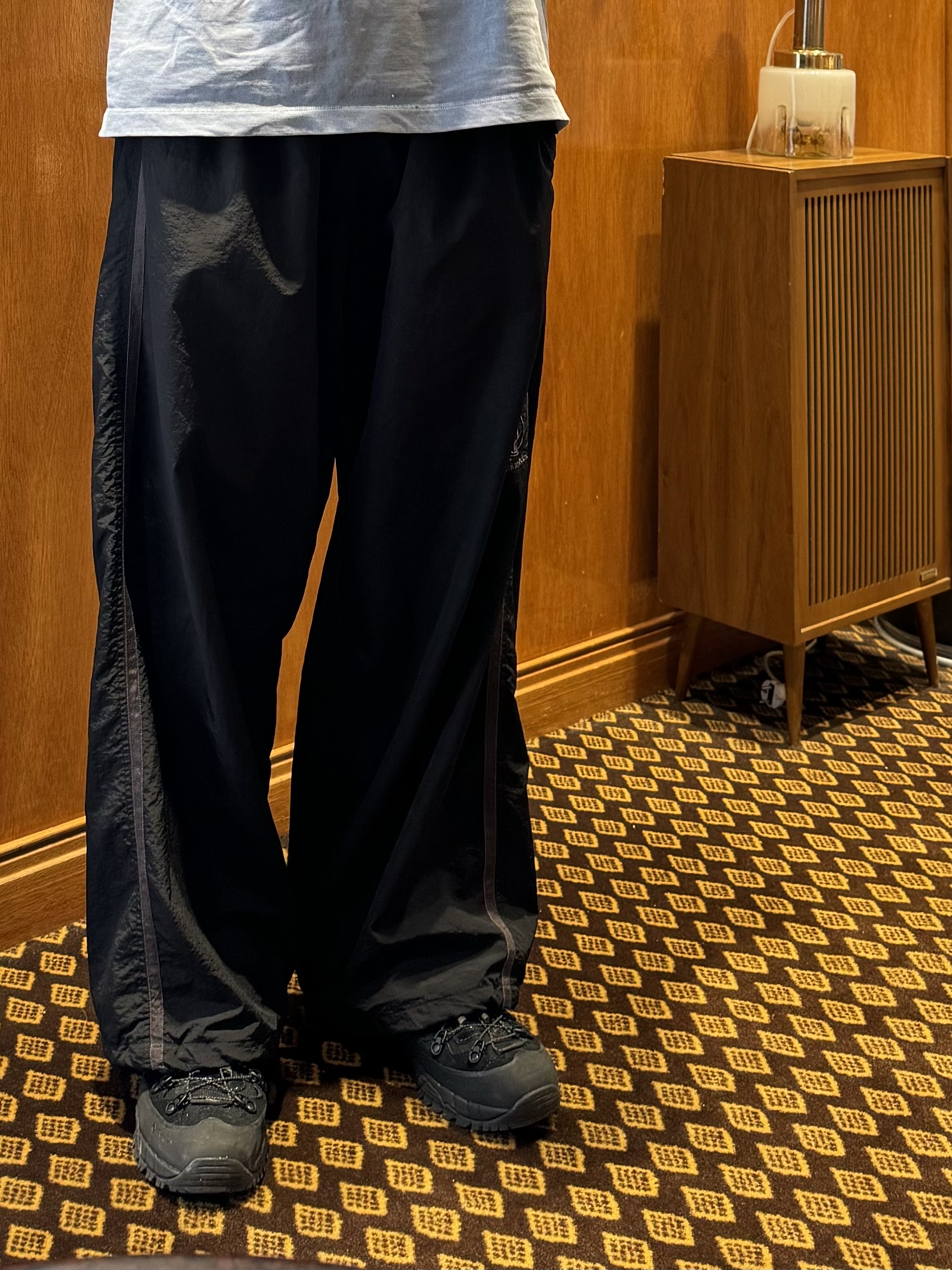 Polyteru Human Index Index Track Pants Black/Purple, LOSTGARDEN x Kolon Sport Ton Black 착용 스타일 - 3