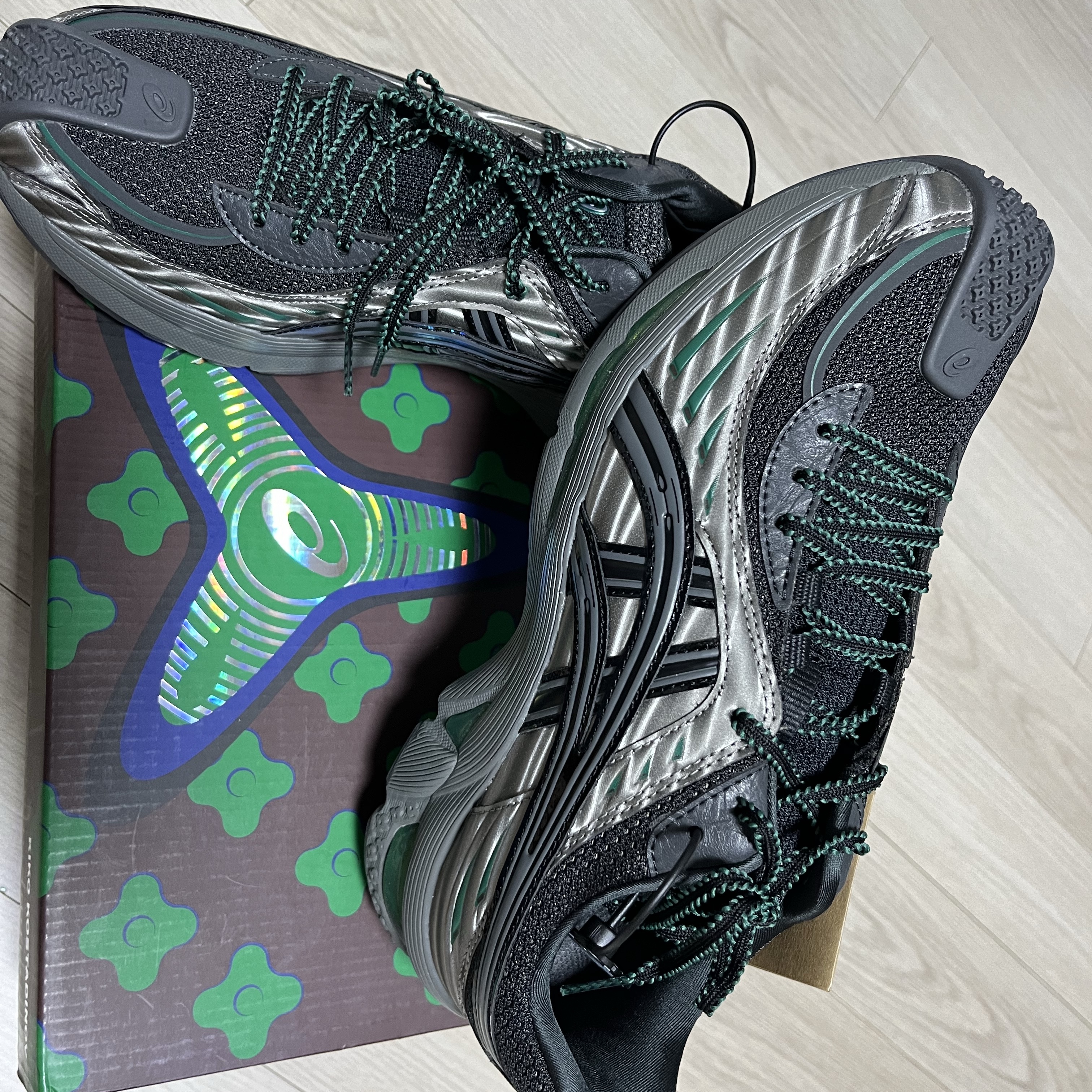 (W) Asics x Kiko Kostadinov Gel-Flammae Grey Black 착용 스타일 - 3