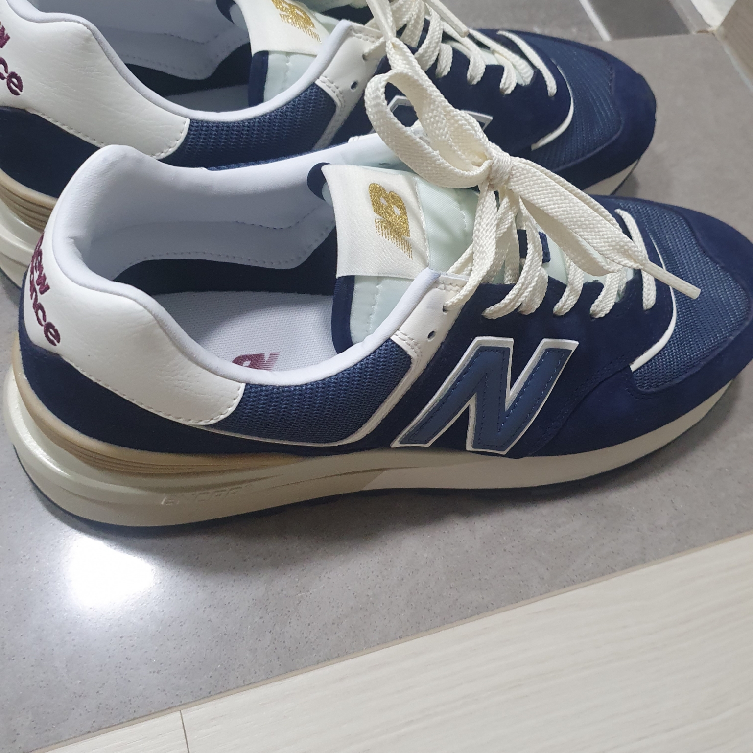 New Balance 574 Legacy Navy 착용 스타일