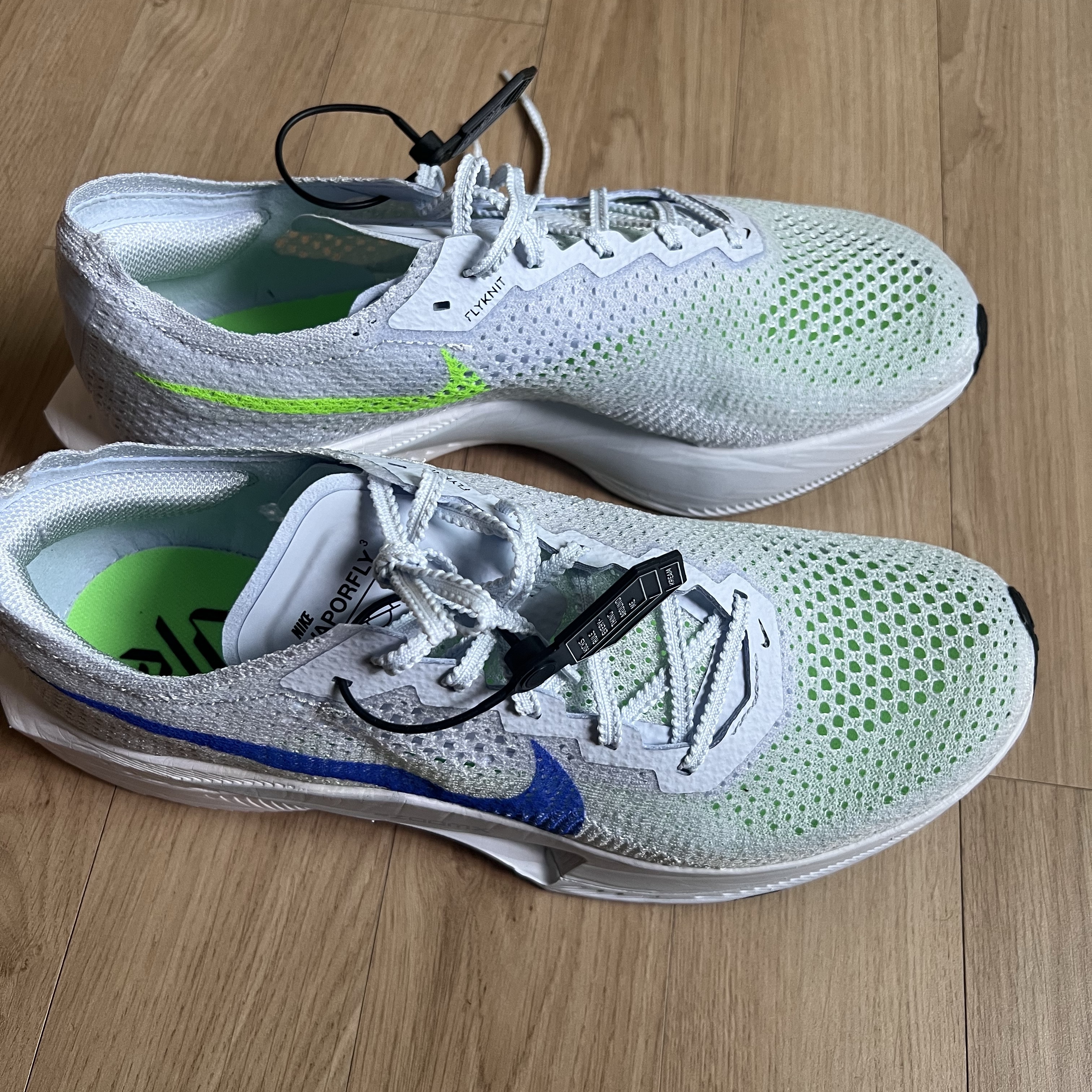 Nike ZoomX Vaporfly Next% 3 Football Grey Racer Blue 착용 스타일
