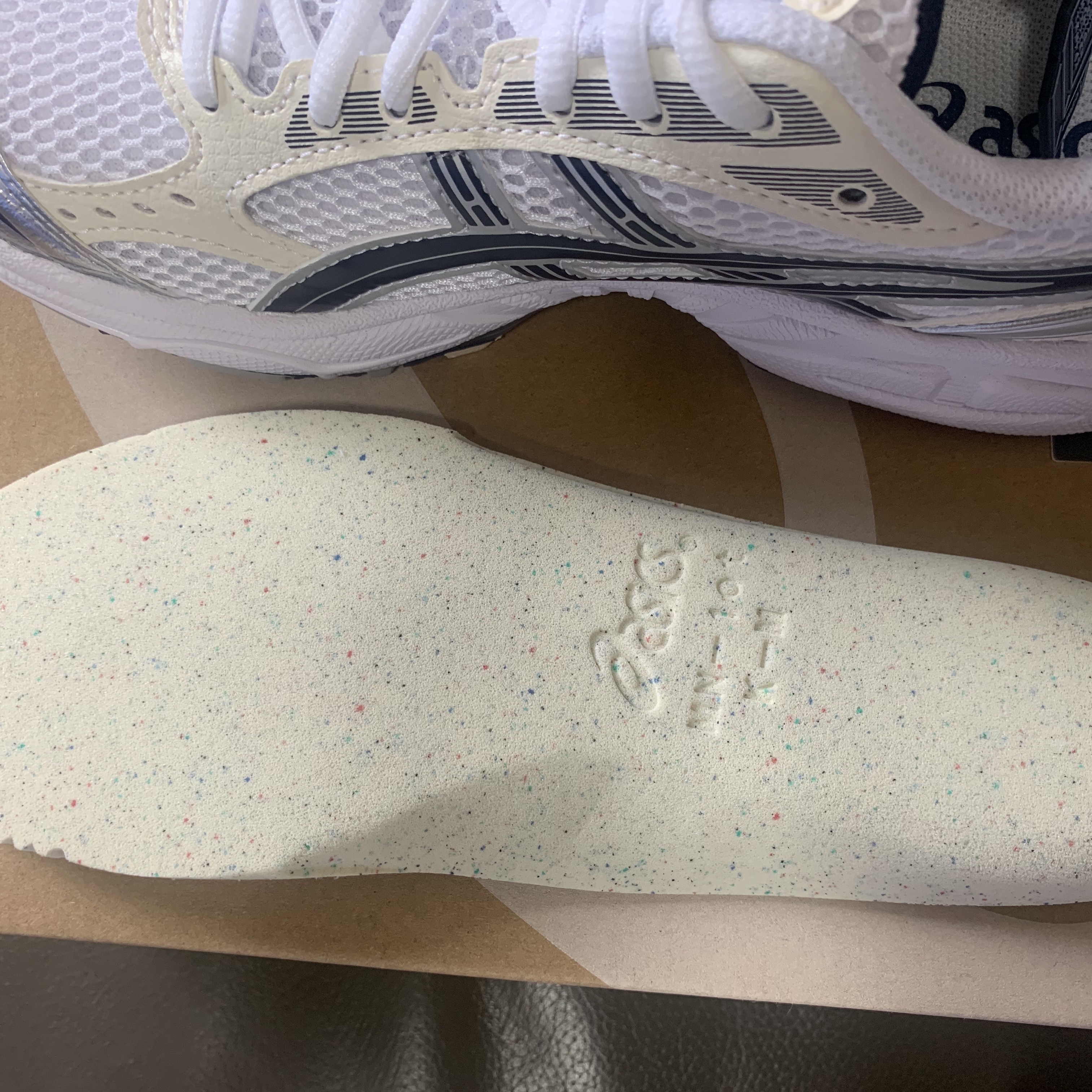 (W) Asics Gel-Kayano 14 White Midnight 착용 스타일 - 2
