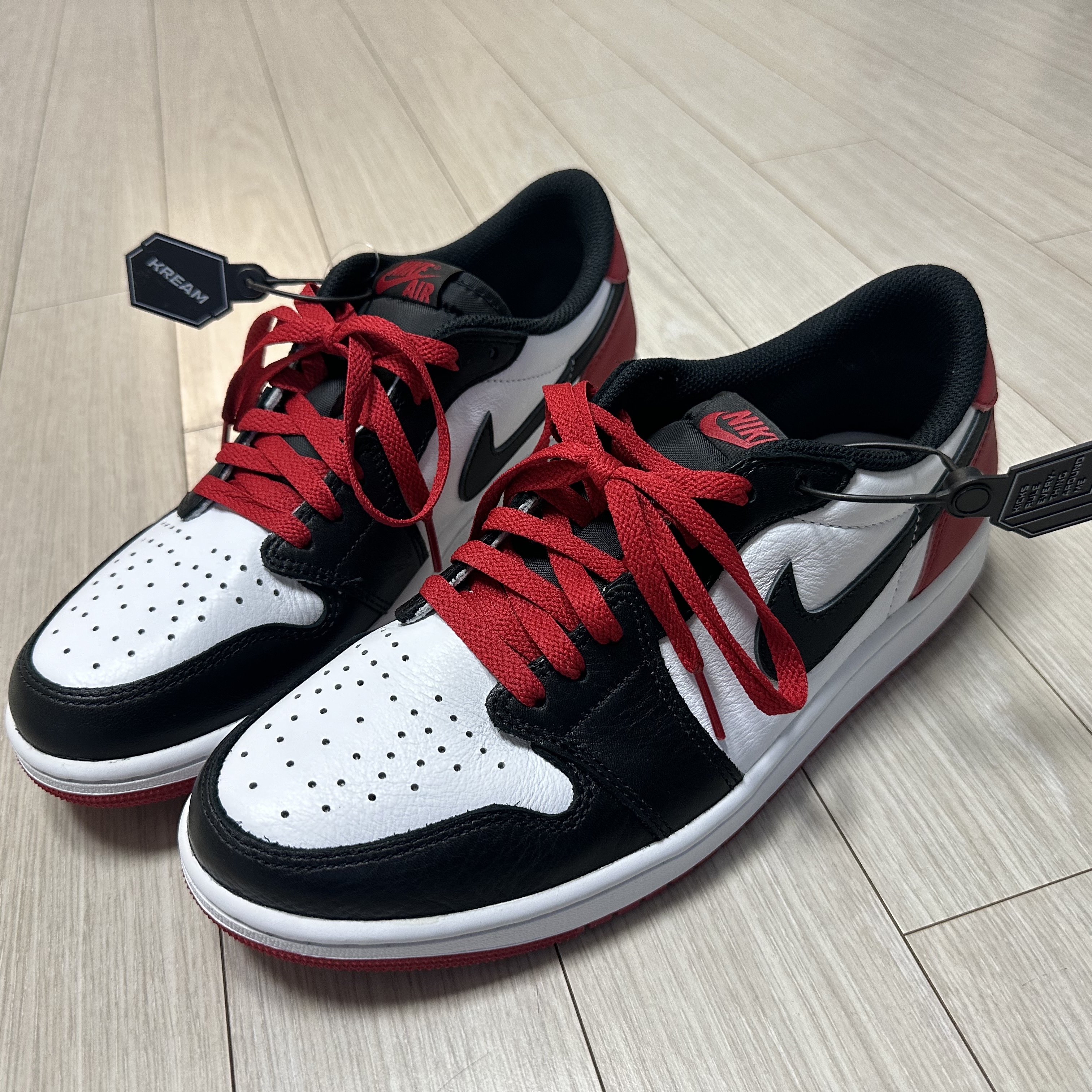Jordan 1 Retro Low OG Black Toe 착용 스타일 - 2