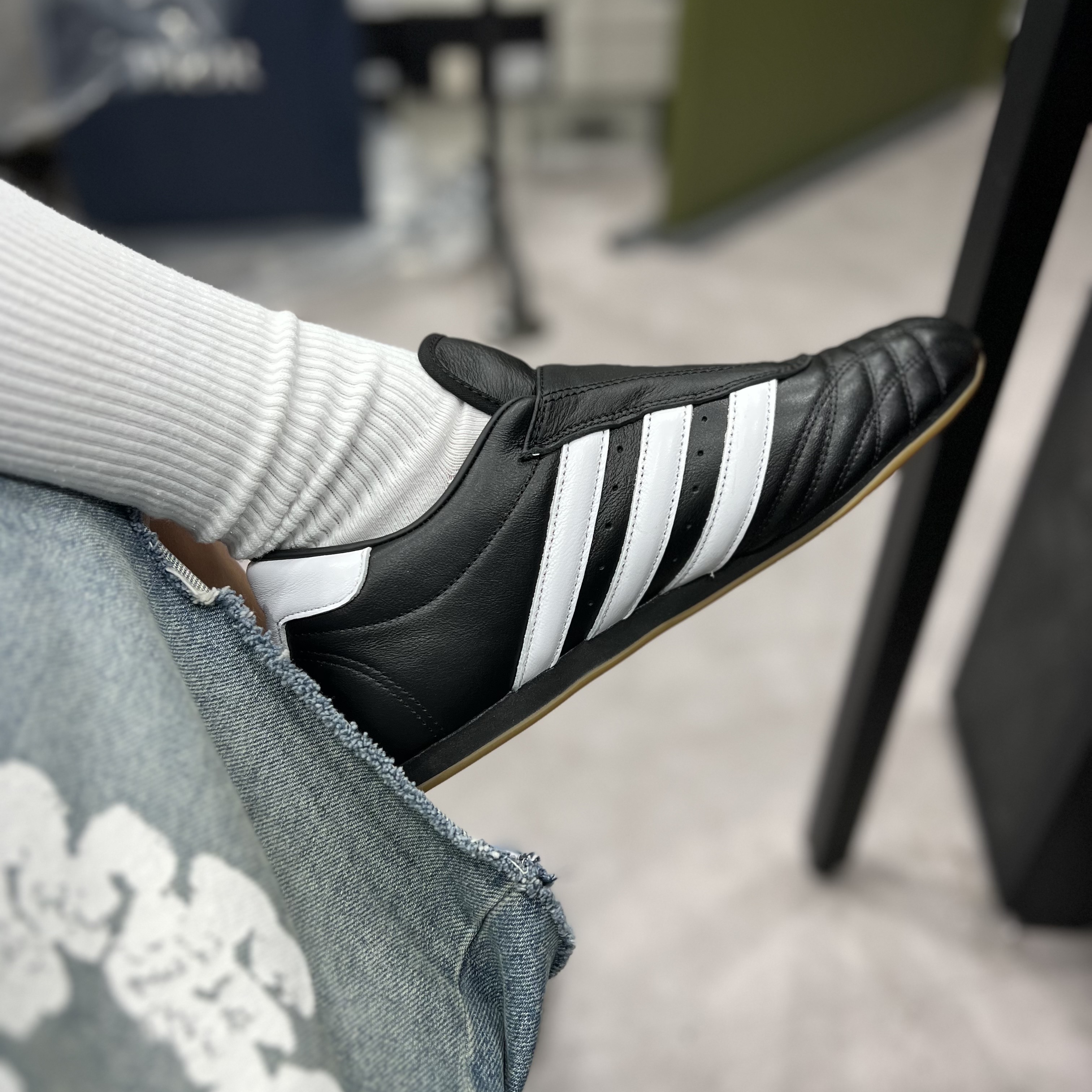 (W) Adidas Taekwondo Core Black Cloud White 착용 스타일