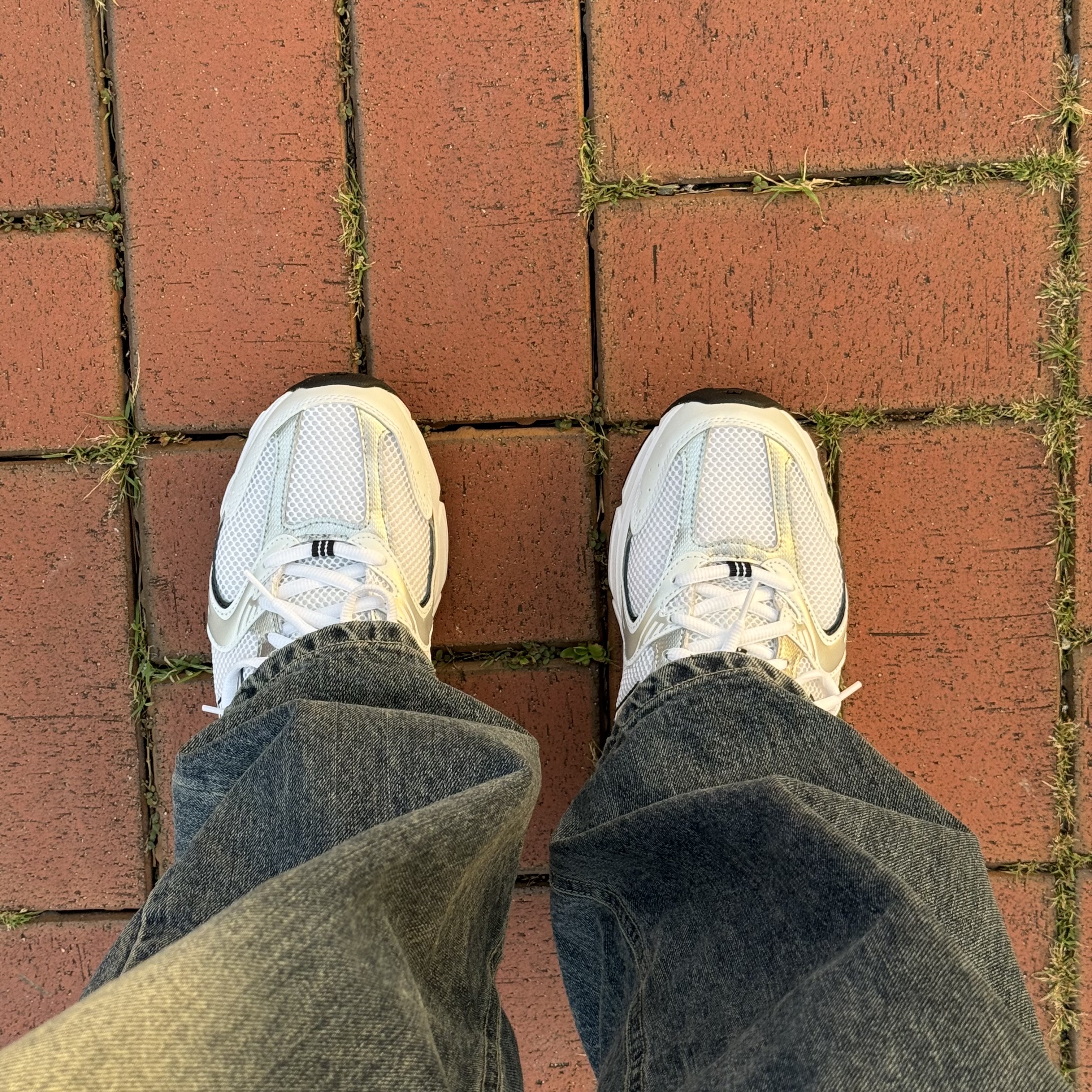 New Balance 530 White 착용 스타일