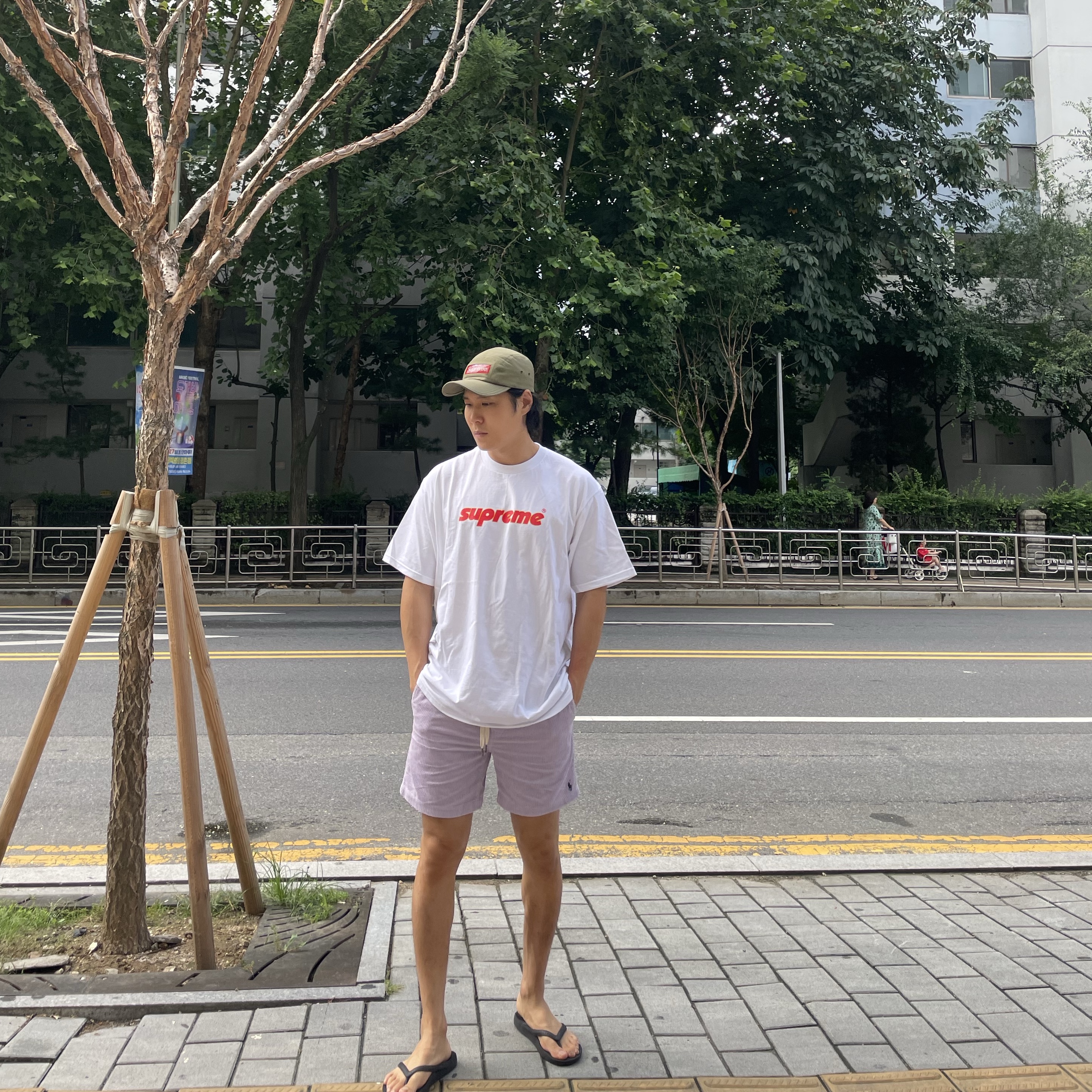 Supreme Pinline T-Shirt White - 24SS, Supreme Inset Gel Camp Cap Light Olive - 22SS 착용 스타일
