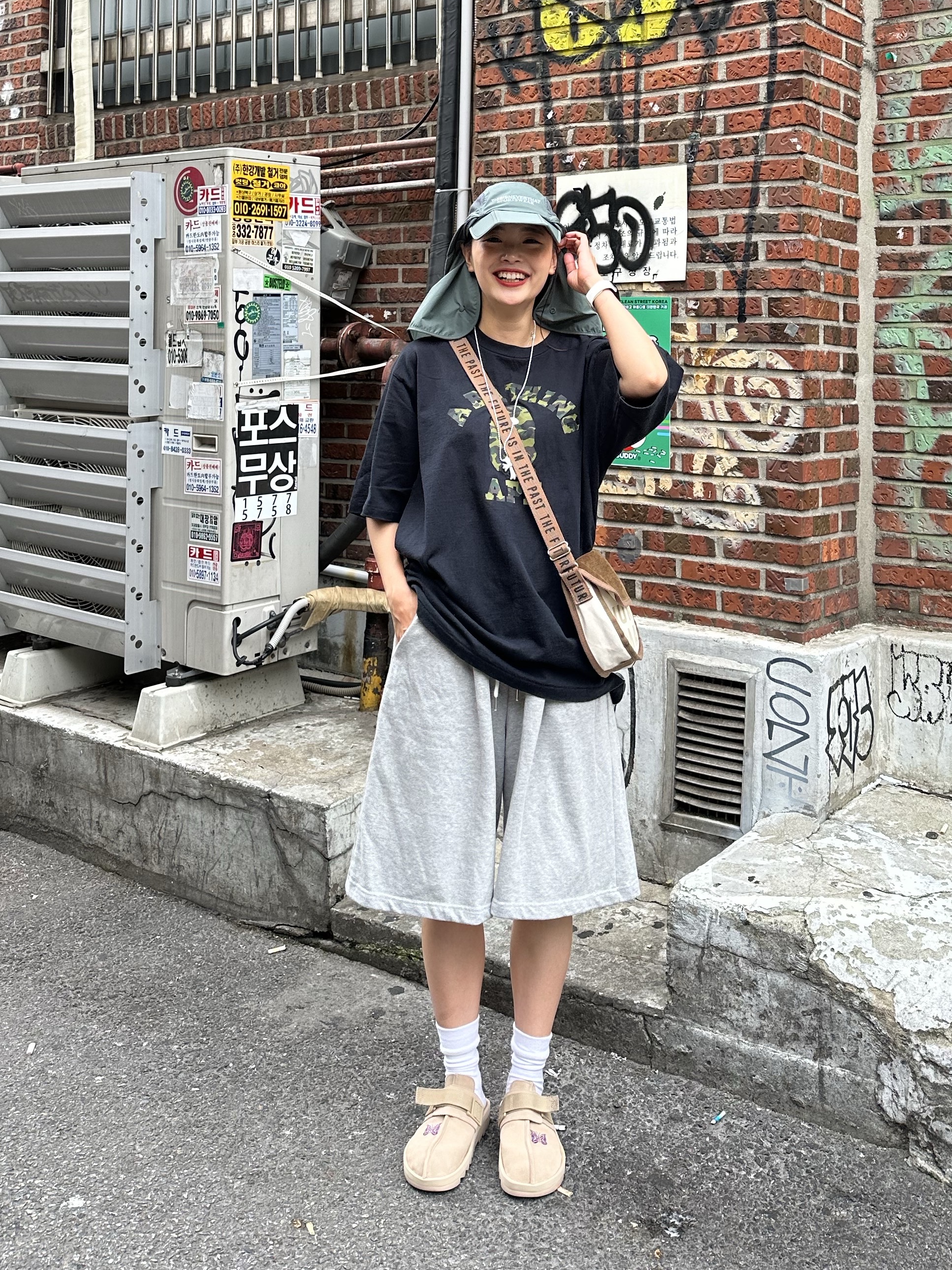 Reebok x Needles Beatnik Beige, Human Made Shoulder Bag Brown 착용 스타일 - 8