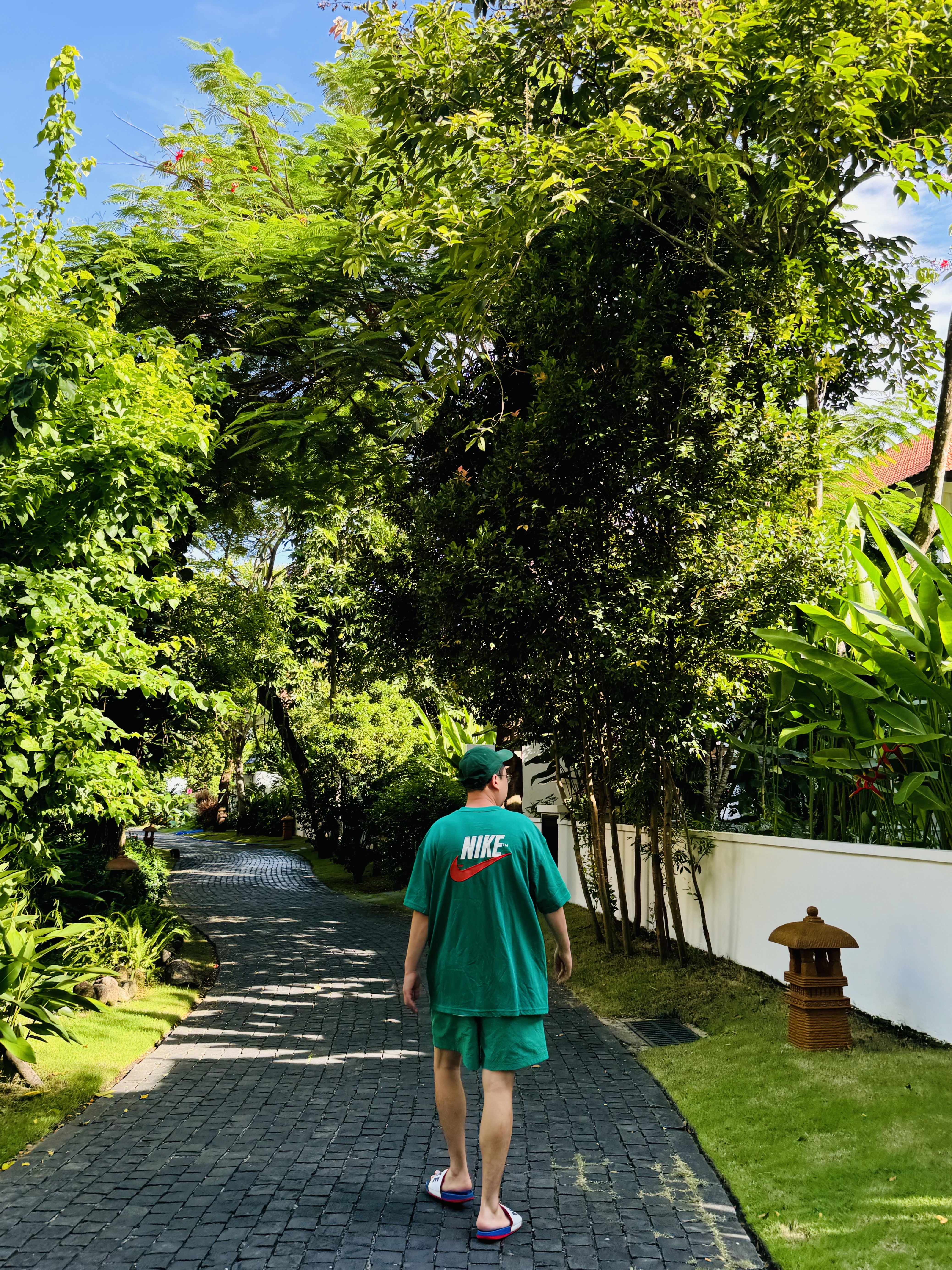 Nike Heritage 86 Futura Washed Cap Gorge Green, Nike NSW Woven Shorts Malachite - US/EU 착용 스타일 - 3