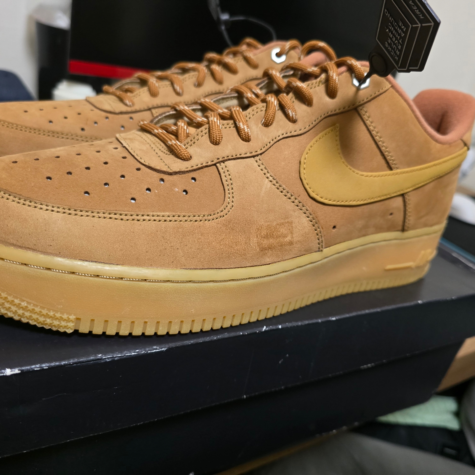 Nike Air Force 1 '07 WB Flax 착용 스타일