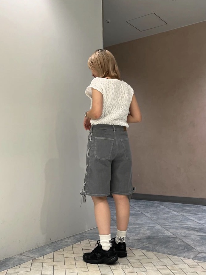 Baum Und Pferdgarten Women Neo Grey Worn Out Denim - 24FW 착용 스타일 - 5
