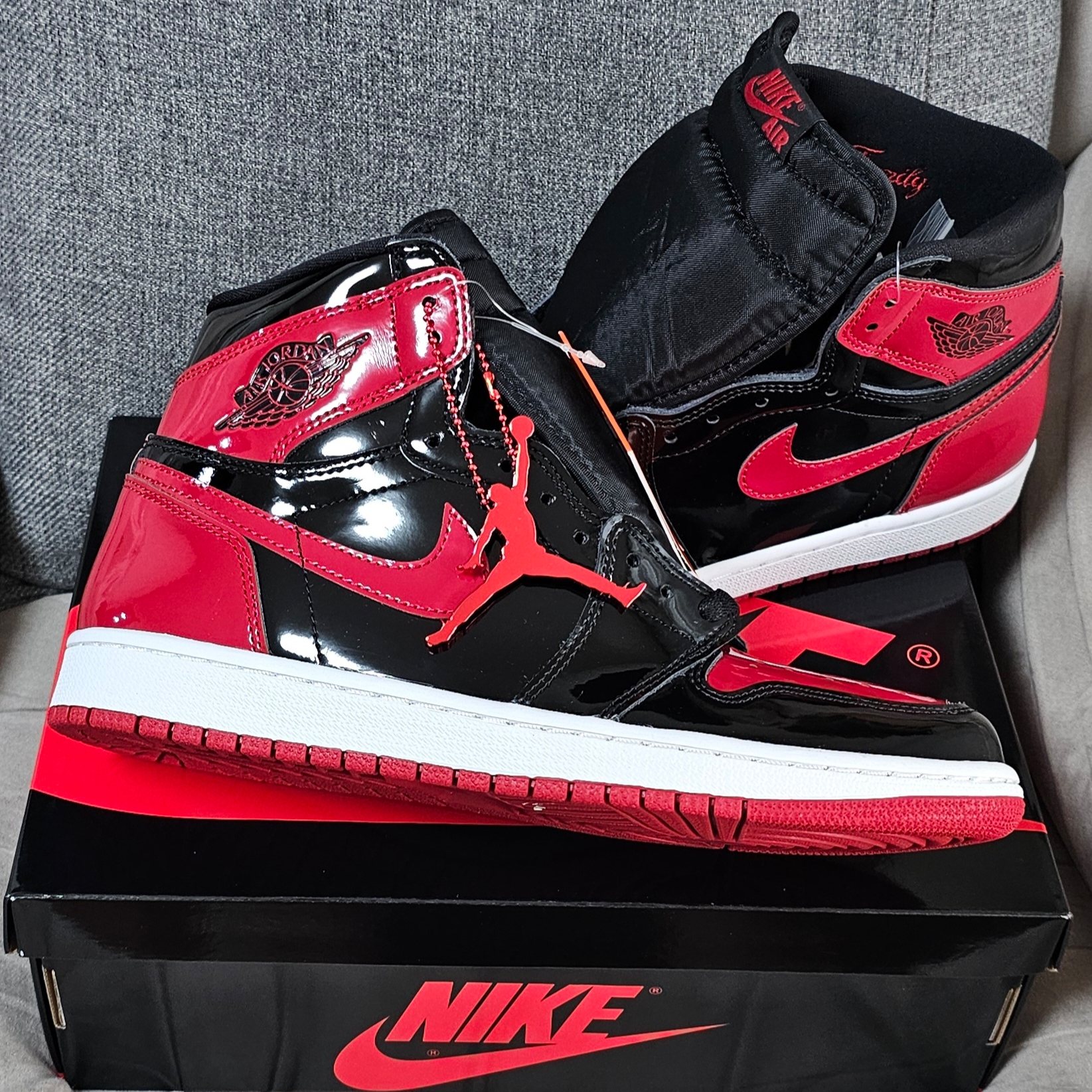 Jordan 1 Retro High OG Patent Bred 착용 스타일 - 3