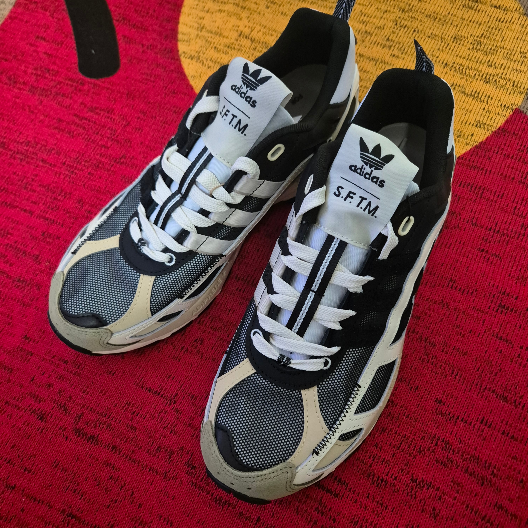 Adidas x Song for the Mute Shadowturf Core Black 착용 스타일 - 1