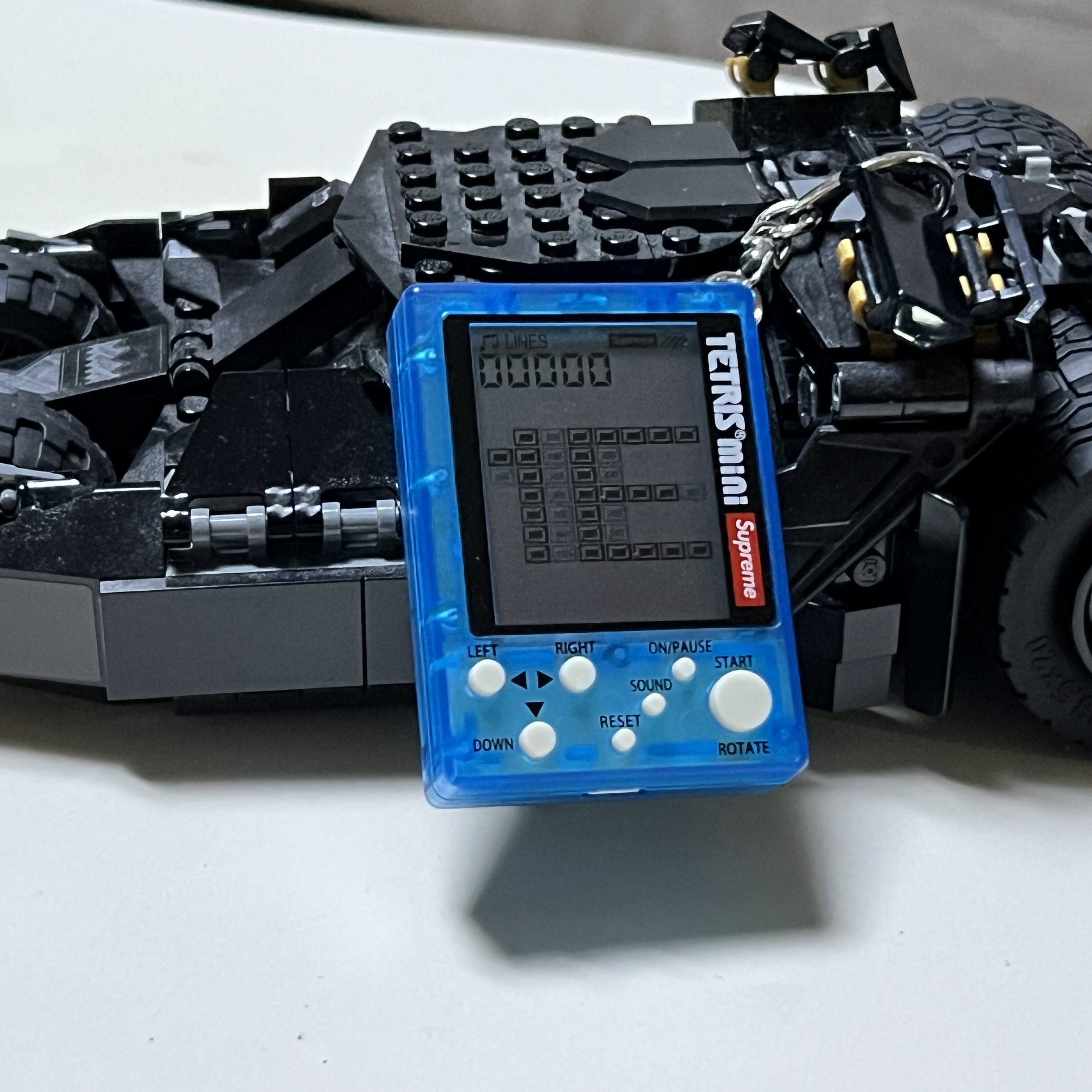 Supreme x Tetris Mini Blue - 24SS (Korean Ver.) 착용 스타일 - 4