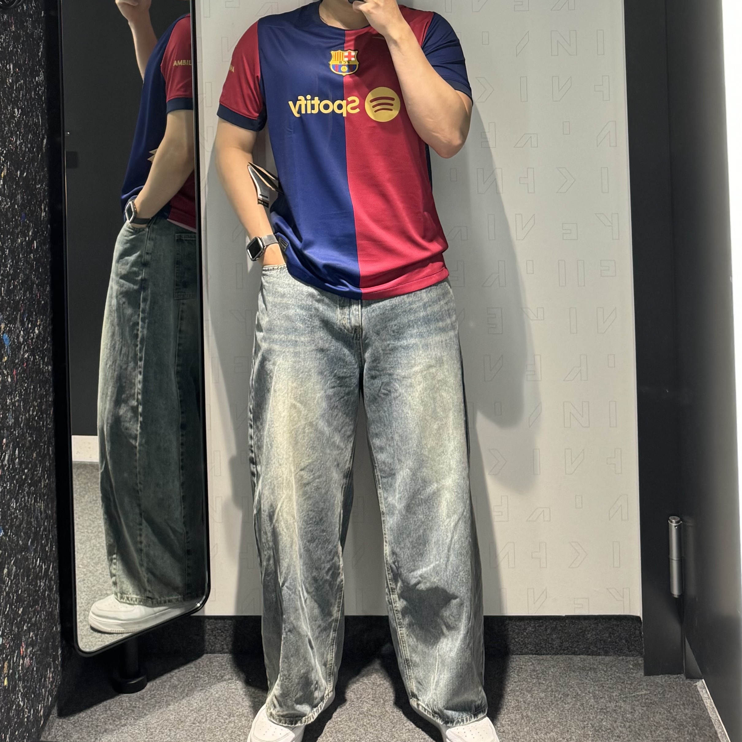 Nike FC Barcelona 2024/25 Dri-Fit Stadium Home Jersey Deep Royal Blue Noble Red (Non Marking Ver.) 착용 스타일
