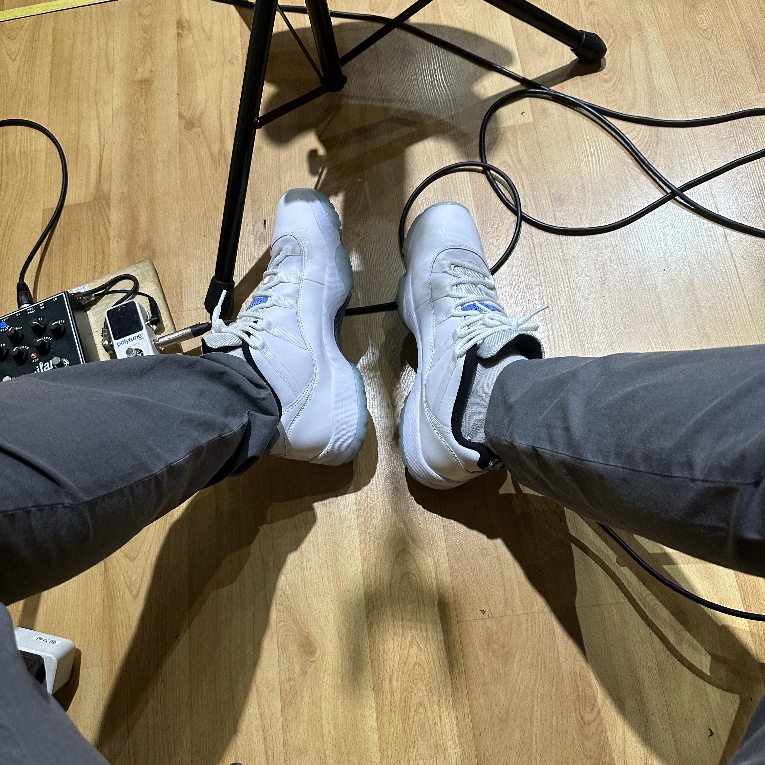 Jordan 11 Retro Low Legend Blue 착용 스타일 - 2