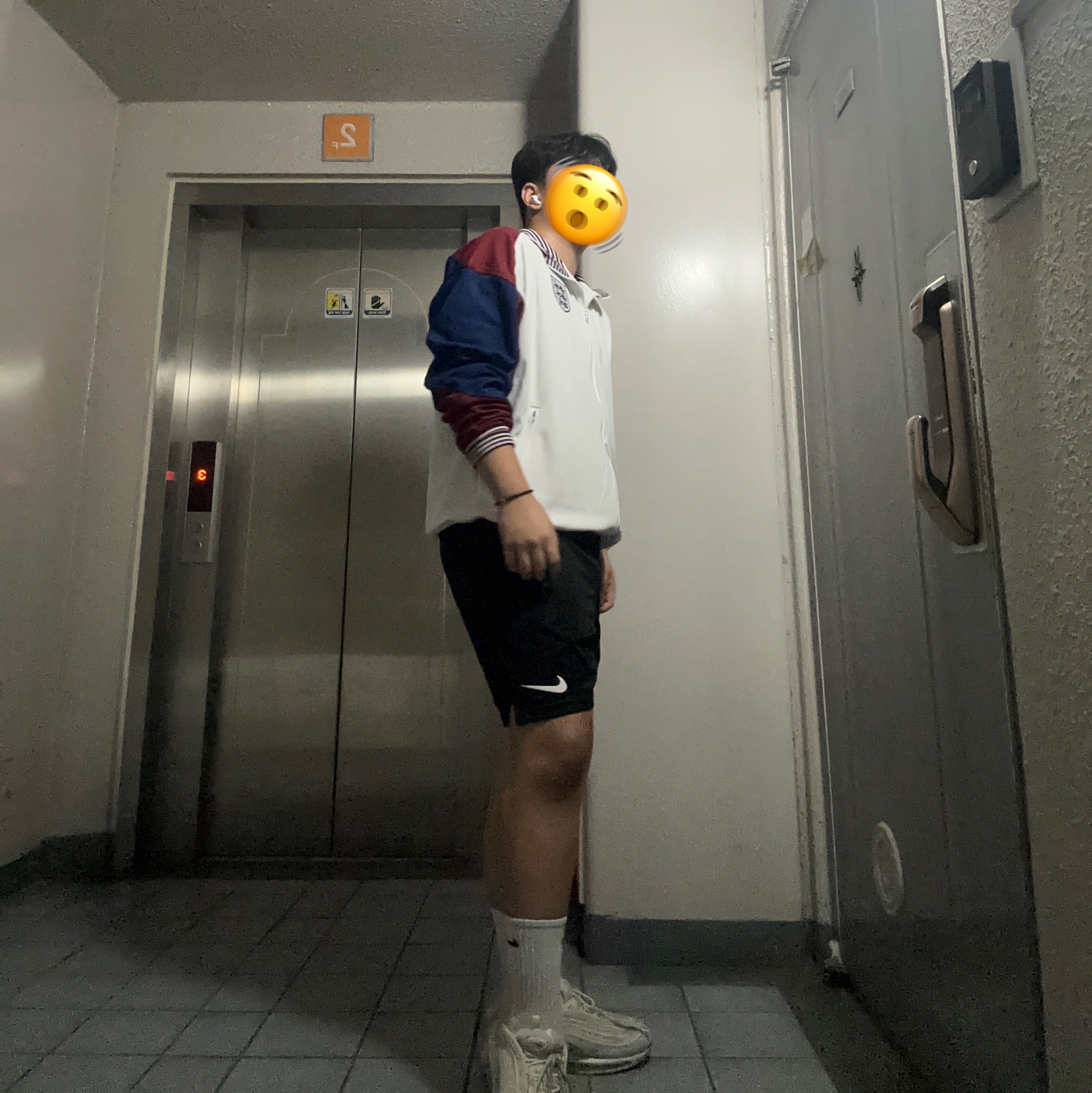 Nike England Dri-Fit Academy Pro Home Soccer Jacket White, Apple AirPods Pro 2nd Gen (Korean Ver.) 착용 스타일 - 1