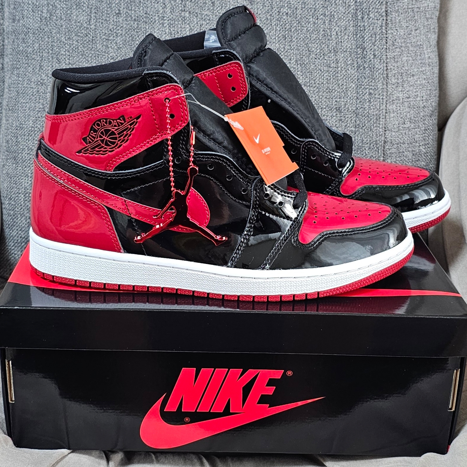 Jordan 1 Retro High OG Patent Bred 착용 스타일 - 2