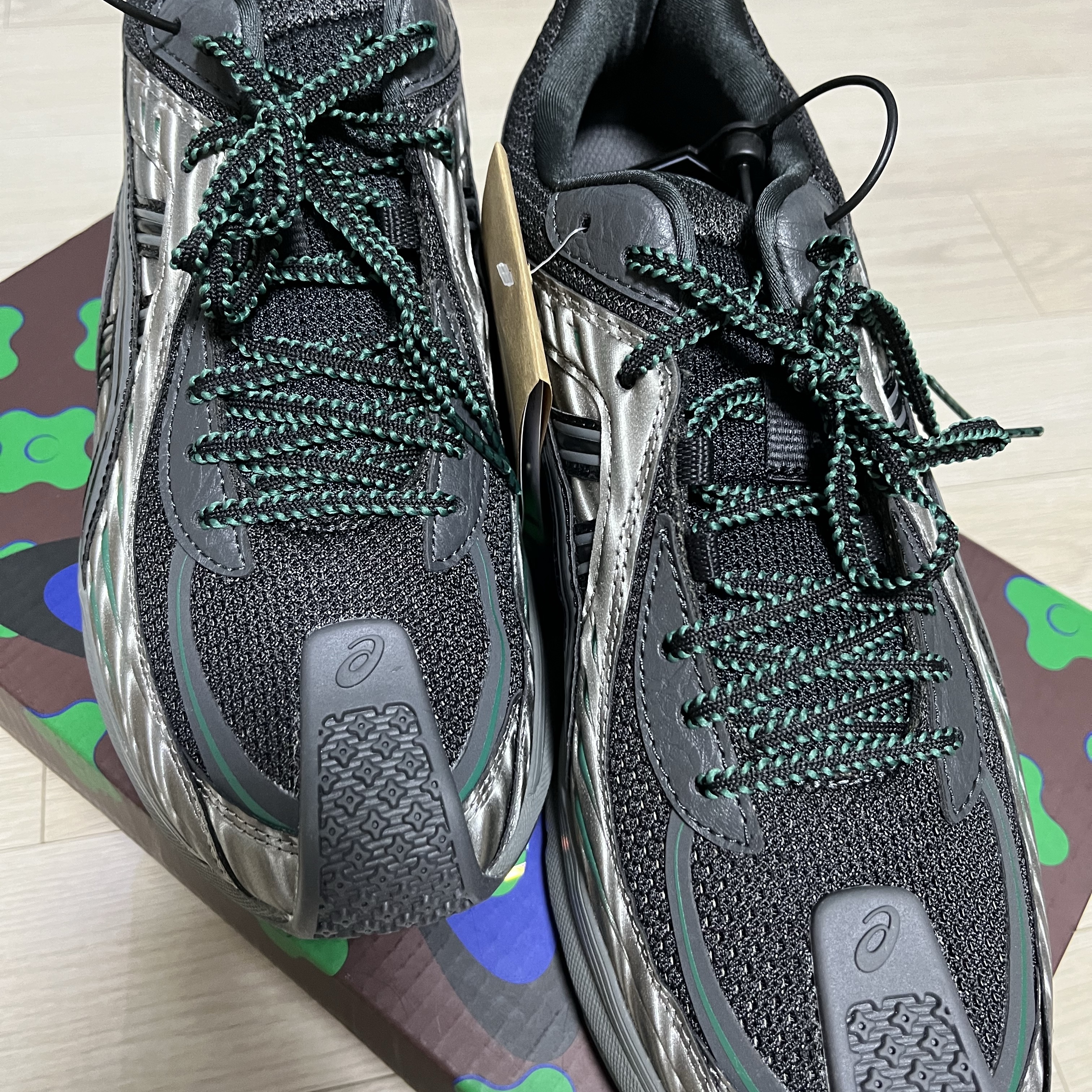 (W) Asics x Kiko Kostadinov Gel-Flammae Grey Black 착용 스타일 - 4