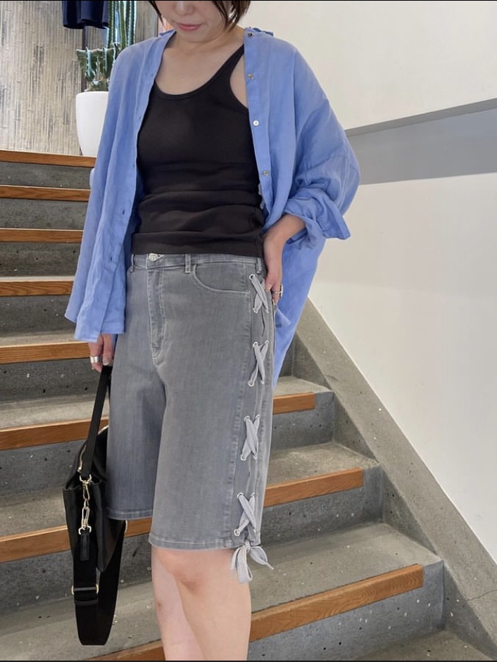 Baum Und Pferdgarten Women Neo Grey Worn Out Denim - 24FW 착용 스타일 - 3