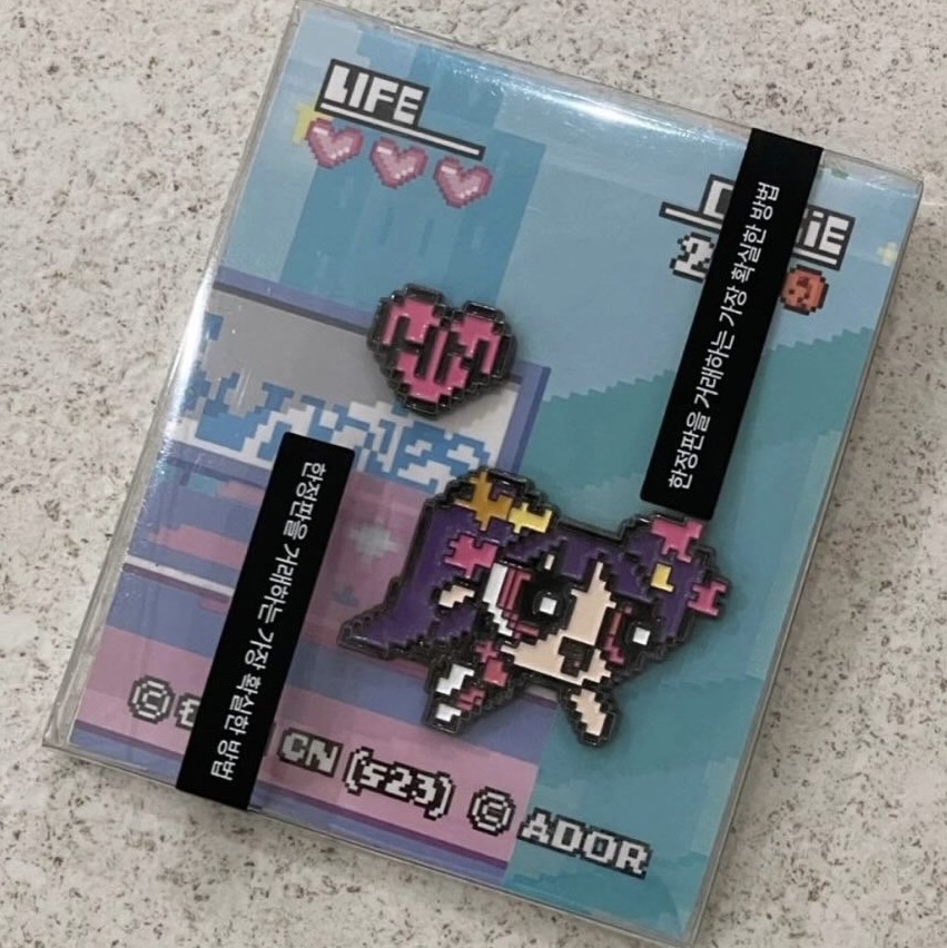 Newjeans x The Powerpuff Girls Metal Pin Badge Hanni 착용 스타일