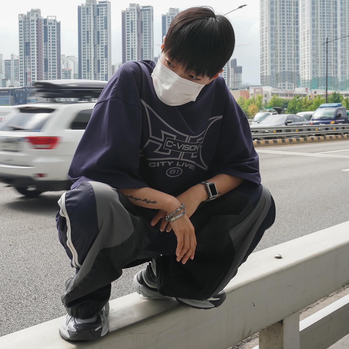 Civision by CSC Hybrid Track Pants Ver.2, Civision by CSC City Lives 81 T-Shirt Navy 착용 스타일 - 3