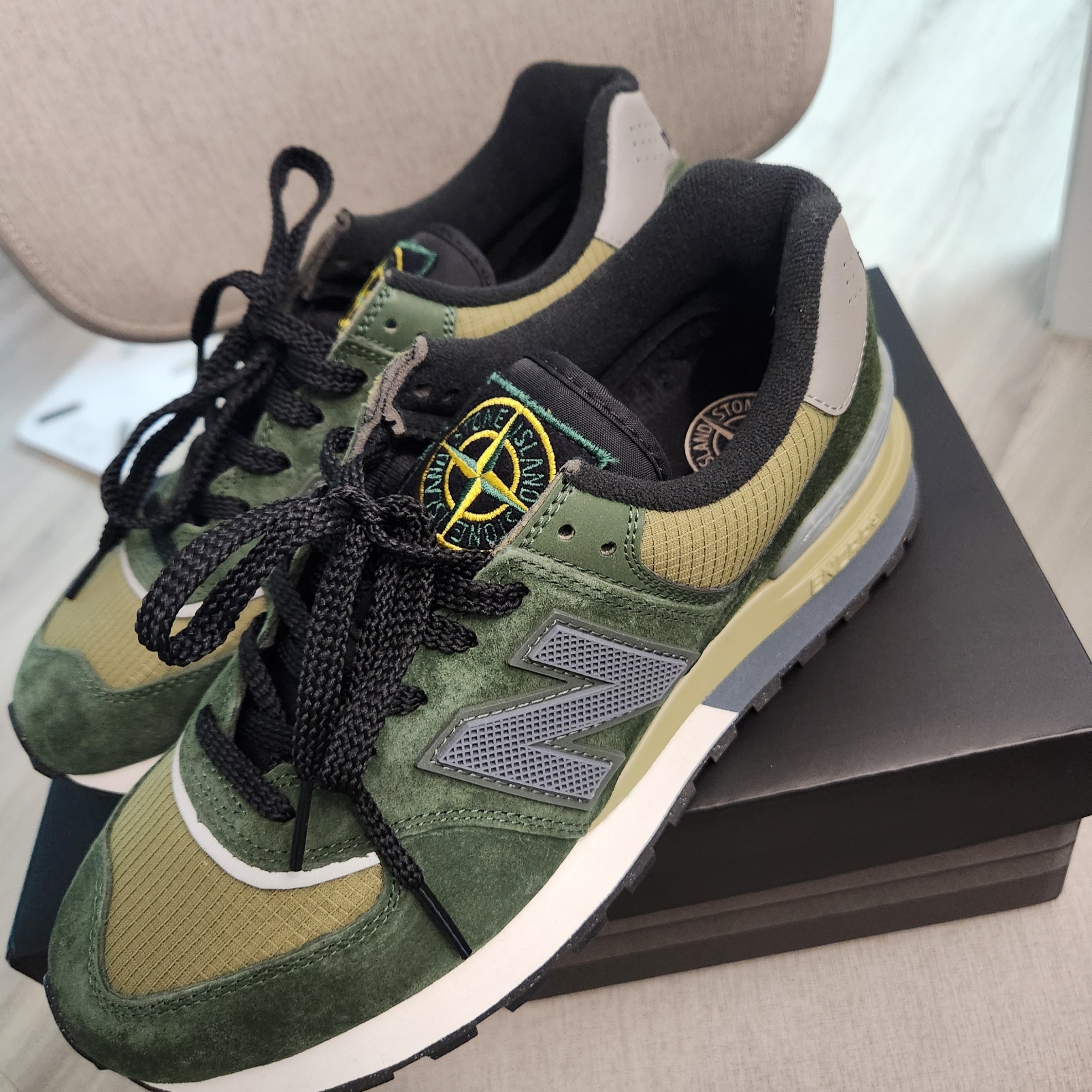 New Balance x Stone Island 574 Legacy Dark Green 착용 스타일
