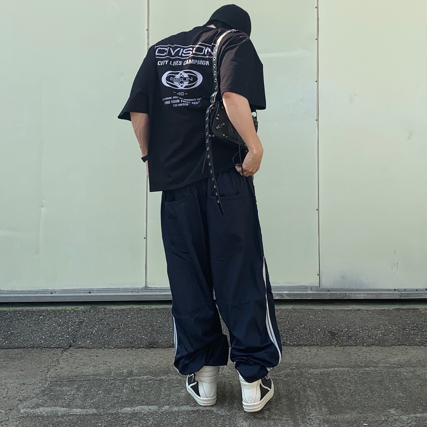 Civision by CSC Hybrid Track Pants Ver.2, Civision by CSC City Lives 49 T-Shirt Black 착용 스타일 - 2