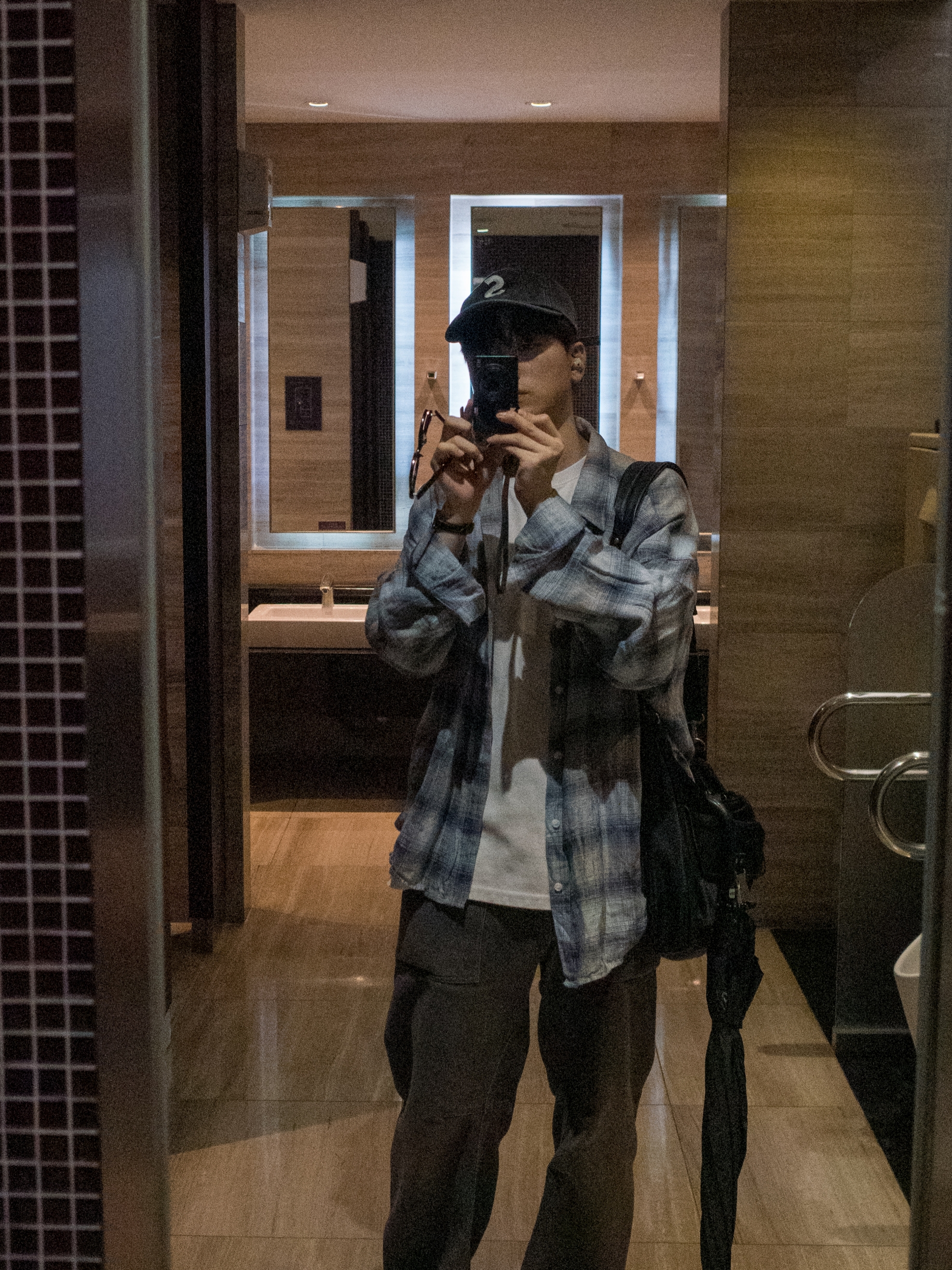 Nonnod Flexible String Check Shirt Japanese Linen Blue, Supreme Pigment Print S Logo 6-Panel Black - 22FW 착용 스타일