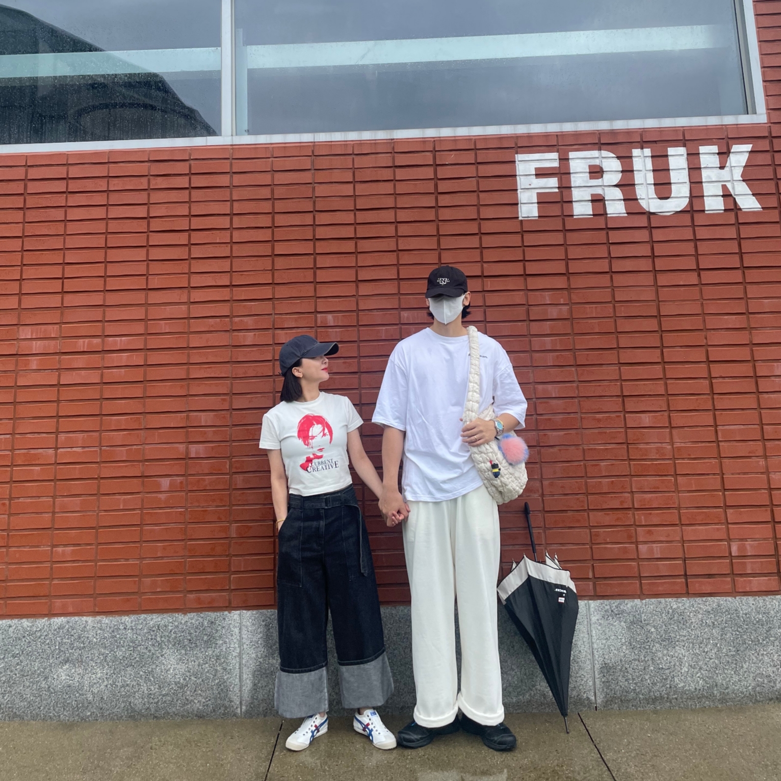 COS Quilted Oversized Shoulder Bag Off White Light Beige, Onitsuka Tiger Mexico 66 Slip-On White Directoire Blue 착용 스타일
