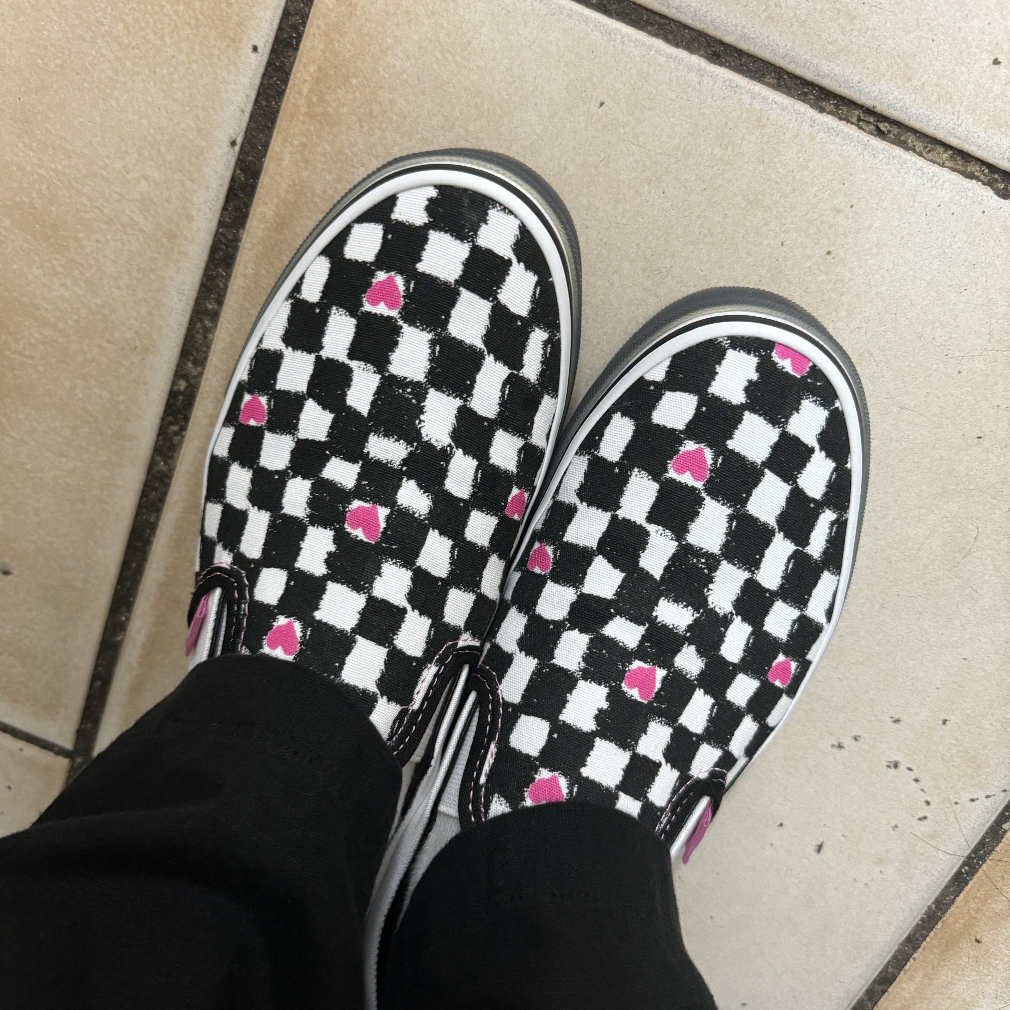 Vans x The Museum Visitor Classic Slip-On Checkerboard Black True White 착용 스타일