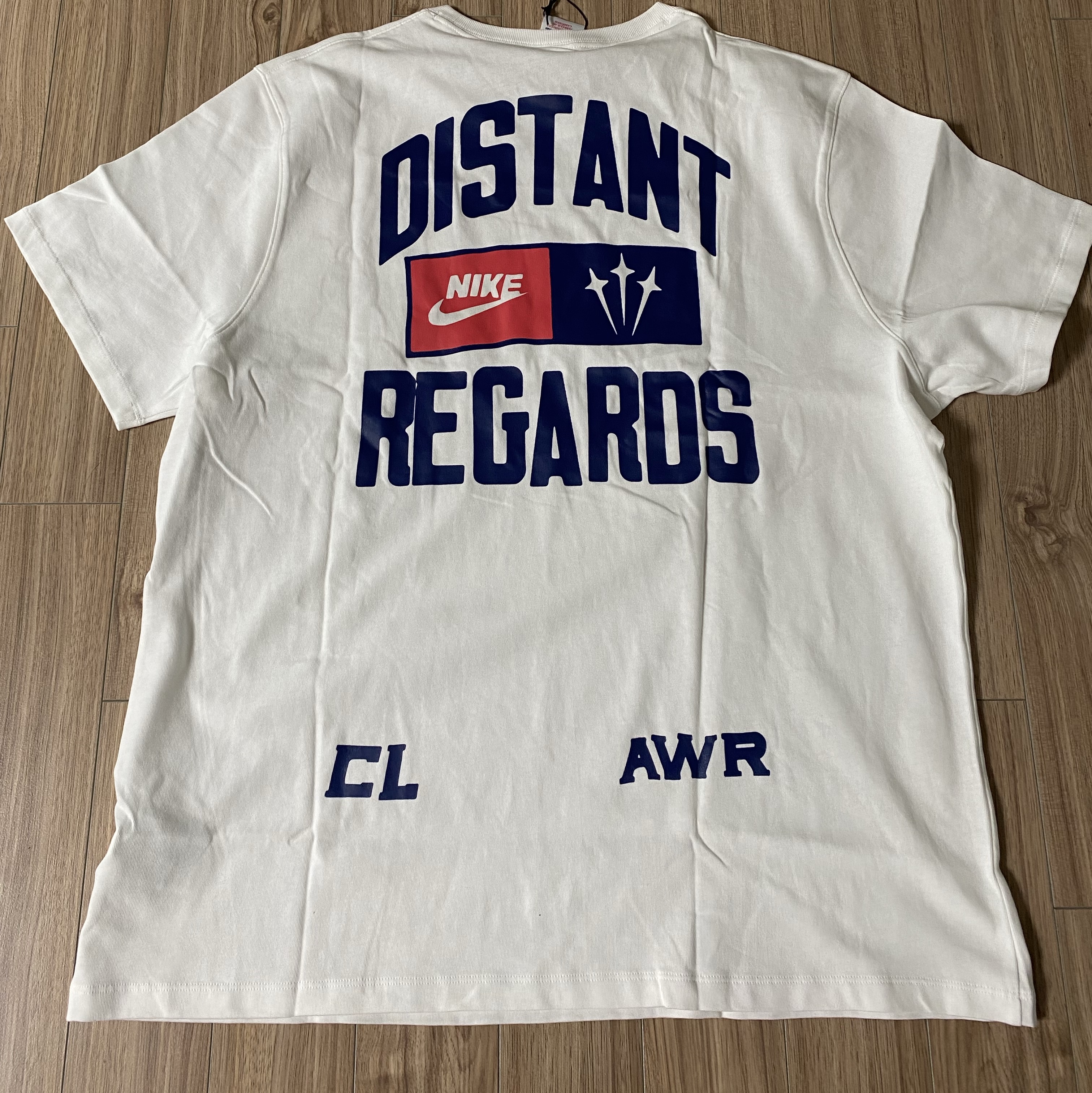 Nike x Drake Nocta x Cactus Plant Flea Market Souvenir Cactus T-Shirt White (DR2630-100) 착용 스타일 - 2