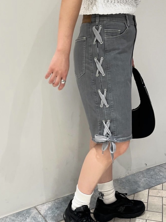 Baum Und Pferdgarten Women Neo Grey Worn Out Denim - 24FW 착용 스타일 - 3